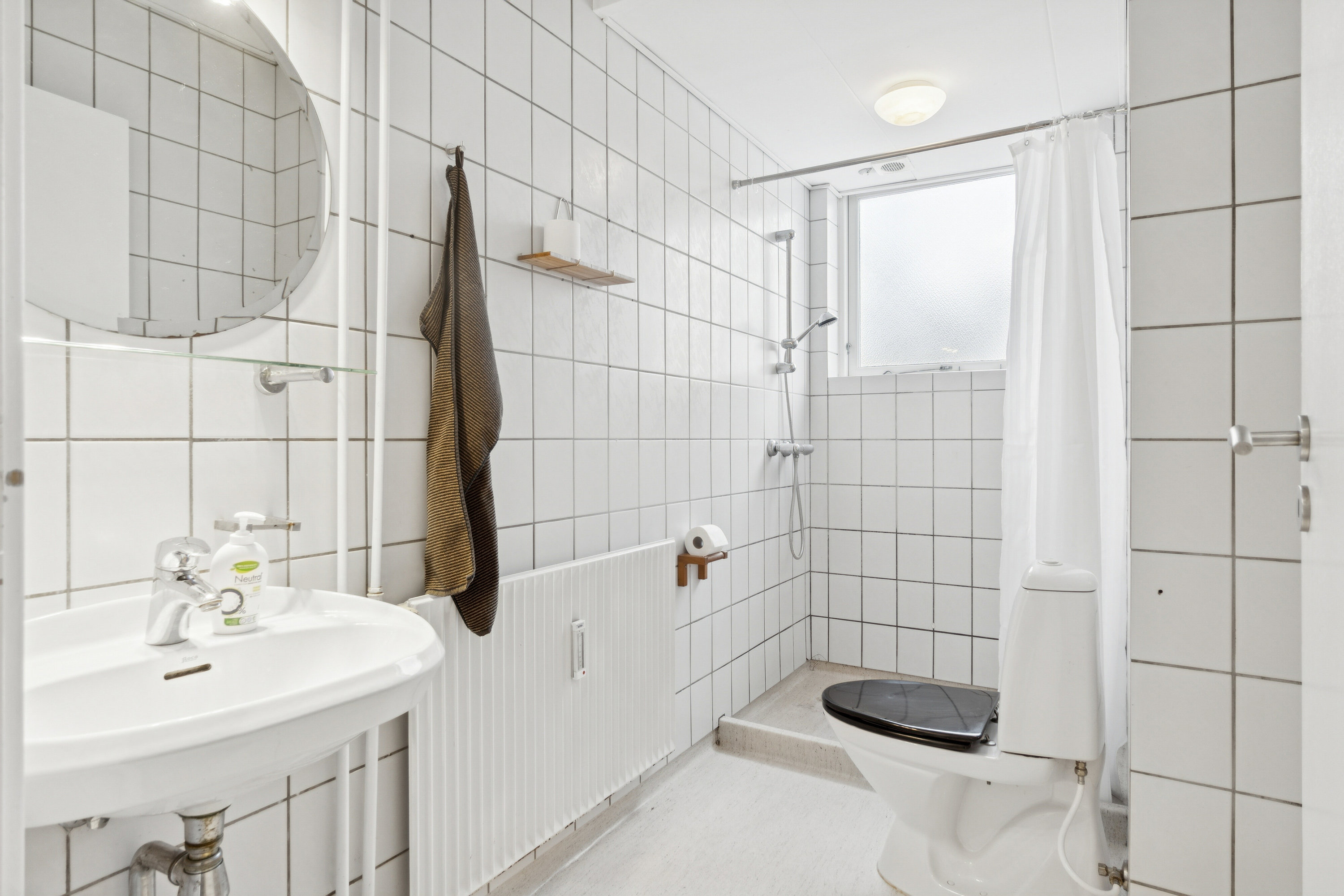 Fremhævet badeværelse billede i fuldskærmstilstand. Billede af Frederiksberggade 48, st.., 8600 Silkeborg