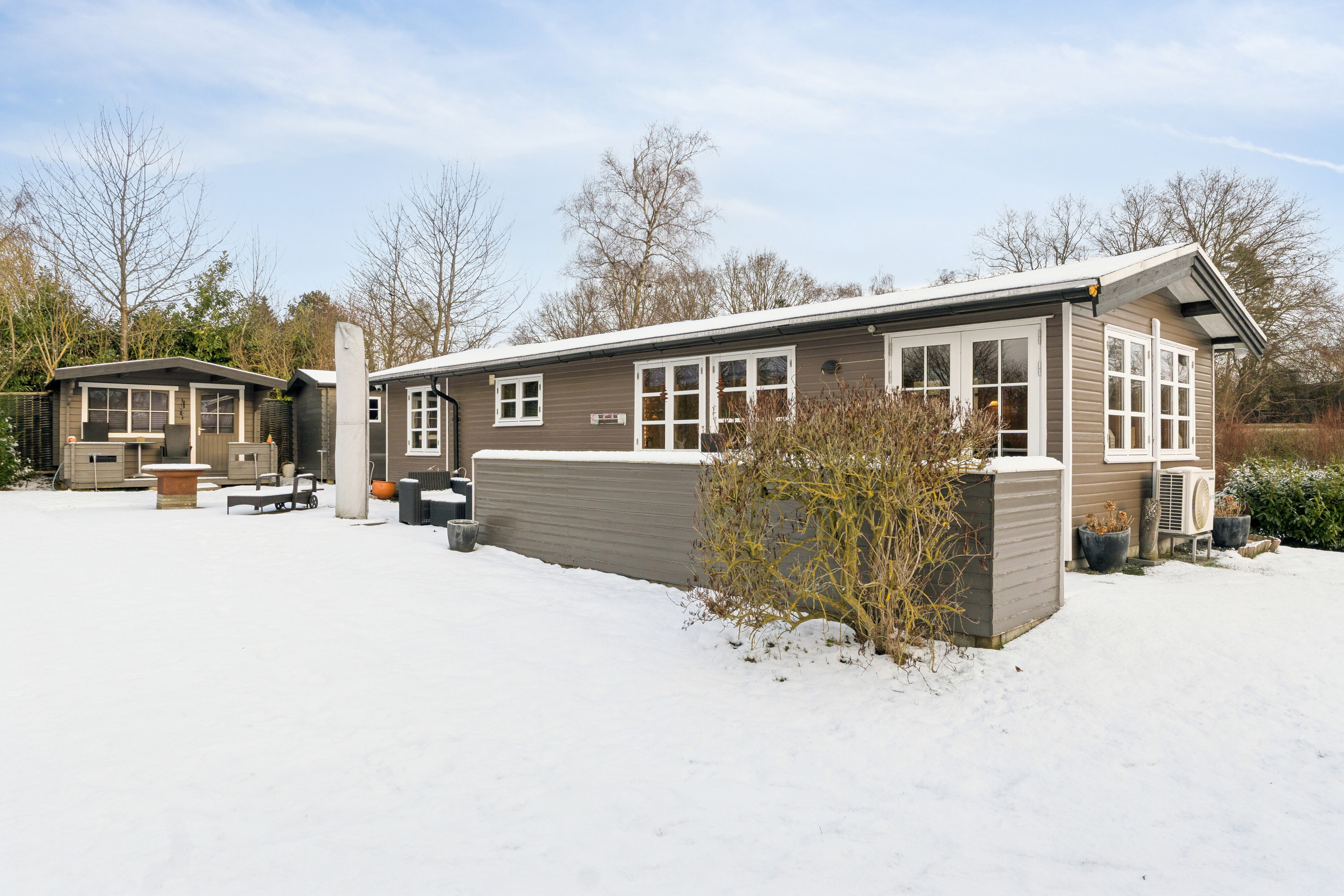 Fremhævet set fra haven billede i fuldskærmstilstand. Billede af Møllebakken 30, 4793 Bogø By