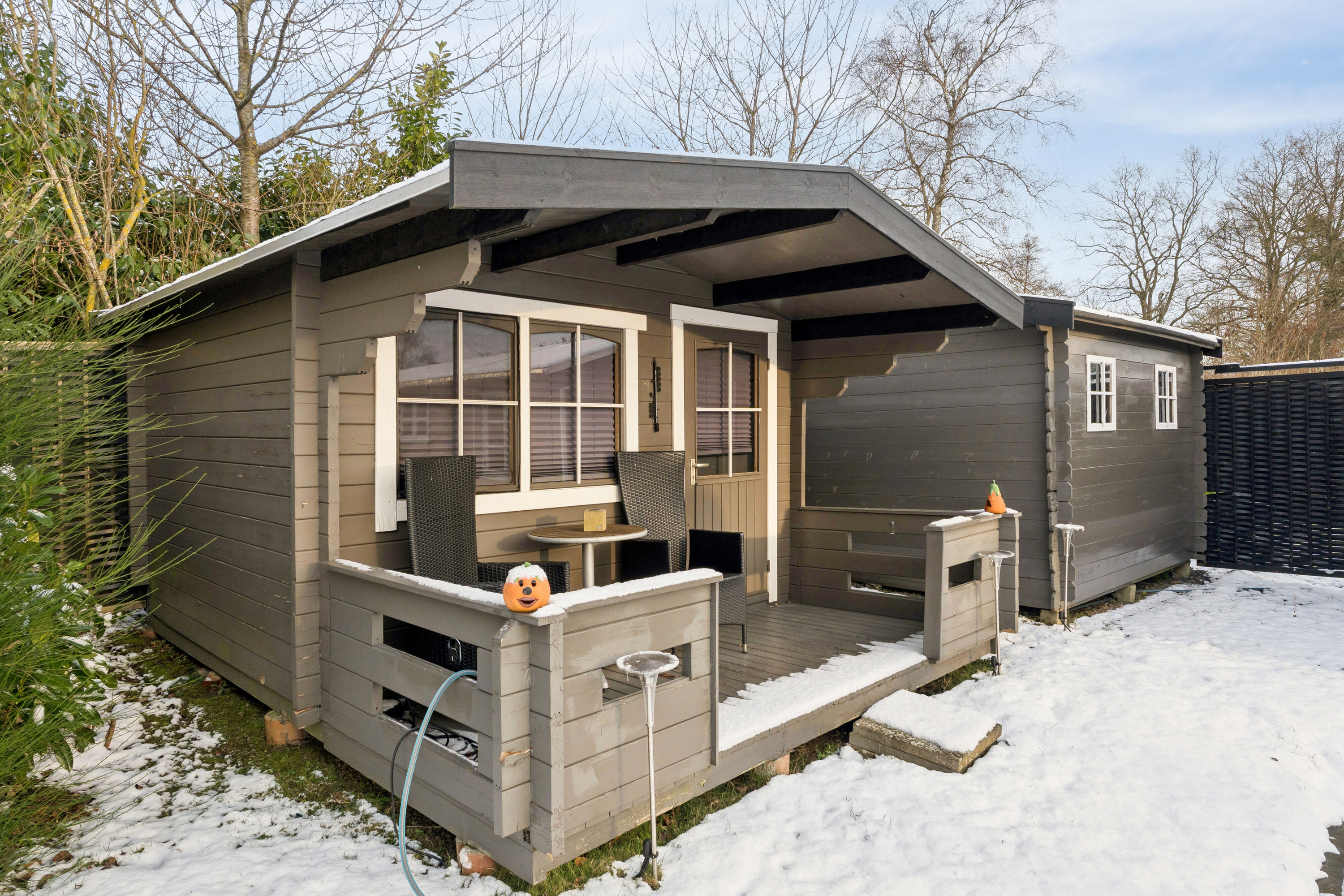 Fremhævet udendørs billede i fuldskærmstilstand. Billede af Møllebakken 30, 4793 Bogø By