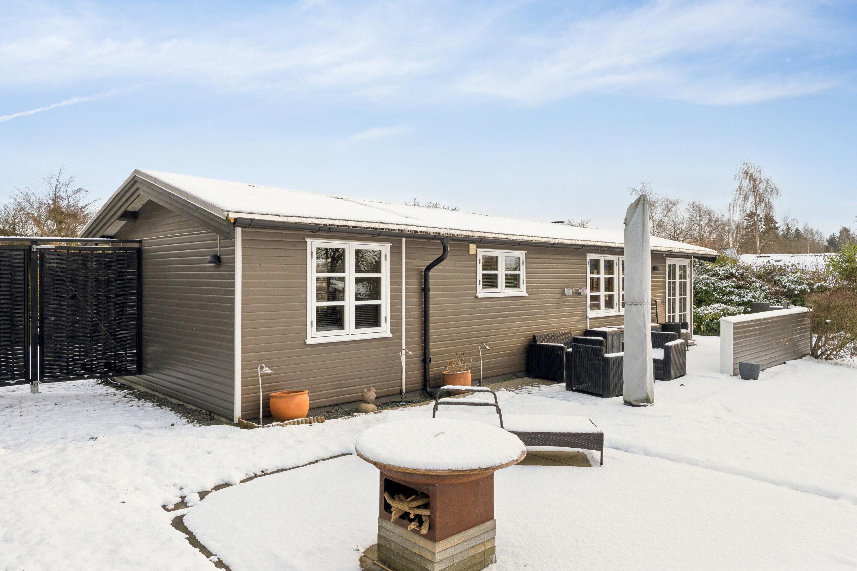 Miniaturebillede 1: set fra haven. Billede af Møllebakken 30, 4793 Bogø By