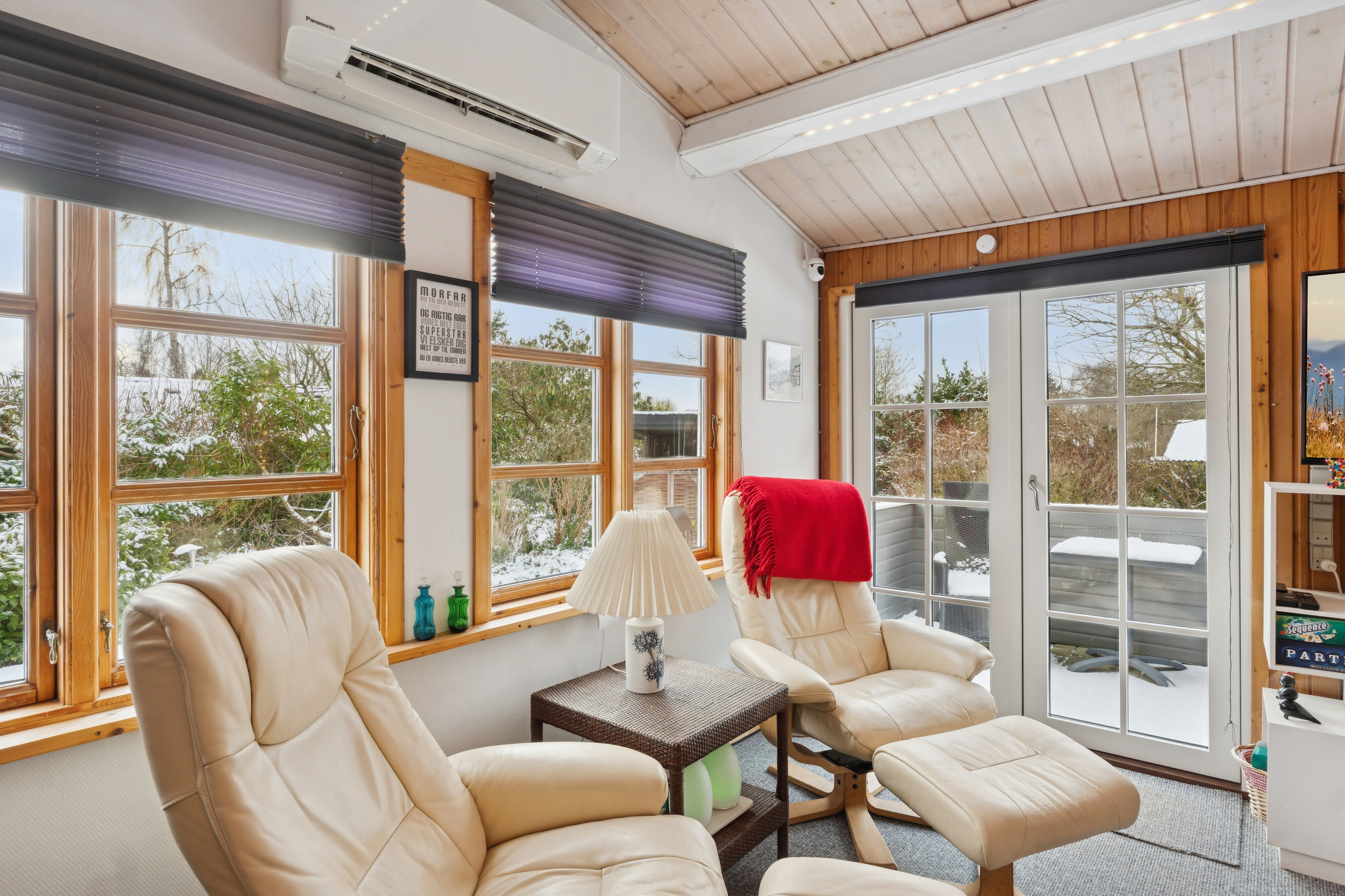 Fremhævet stue billede i fuldskærmstilstand. Billede af Møllebakken 30, 4793 Bogø By