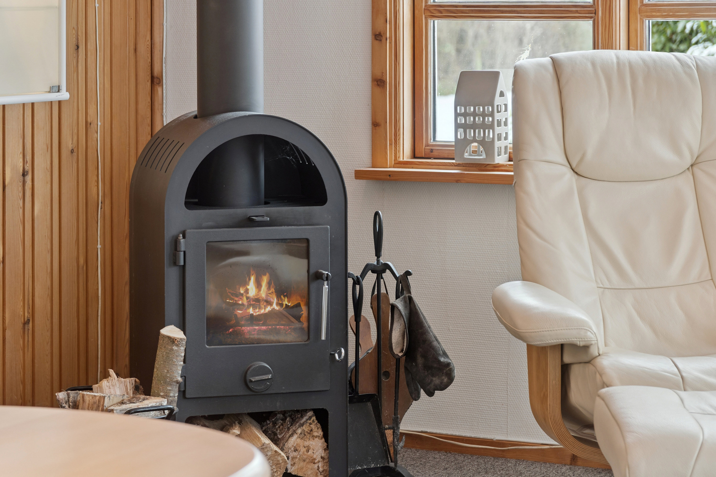 Fremhævet stue billede i fuldskærmstilstand. Billede af Møllebakken 30, 4793 Bogø By