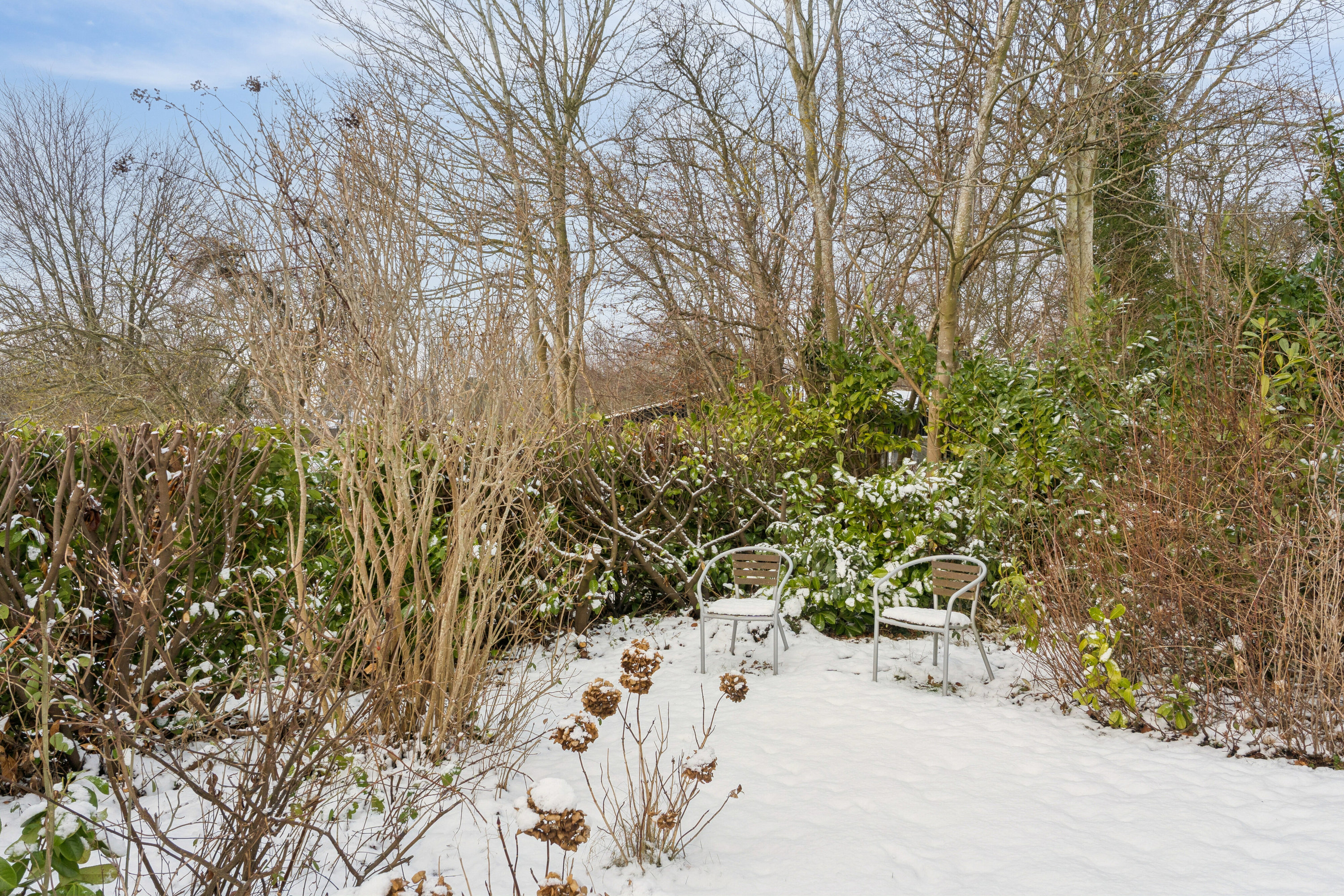 Fremhævet udendørs billede i fuldskærmstilstand. Billede af Møllebakken 30, 4793 Bogø By