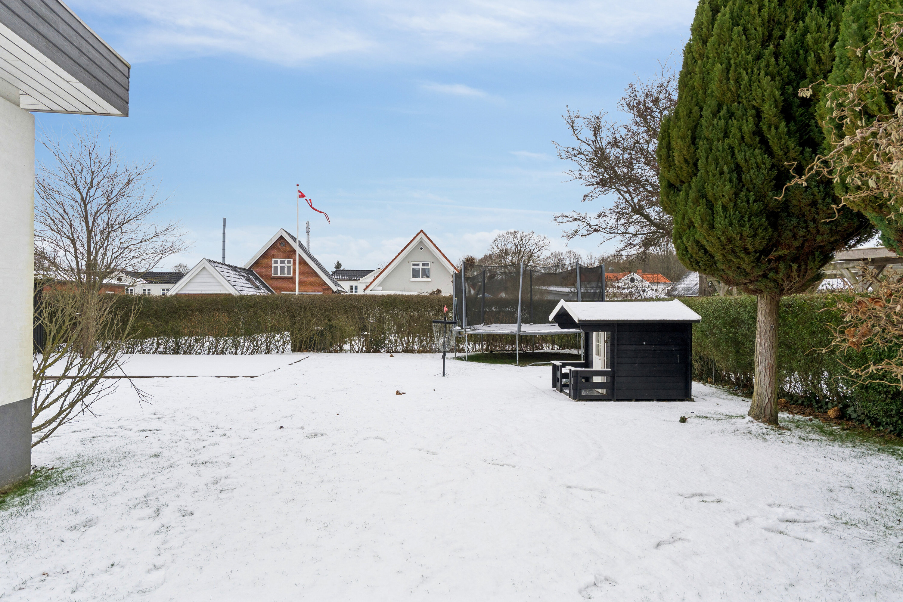 Fremhævet udendørs billede i fuldskærmstilstand. Billede af Margrethelundsvej 1, 5700 Svendborg