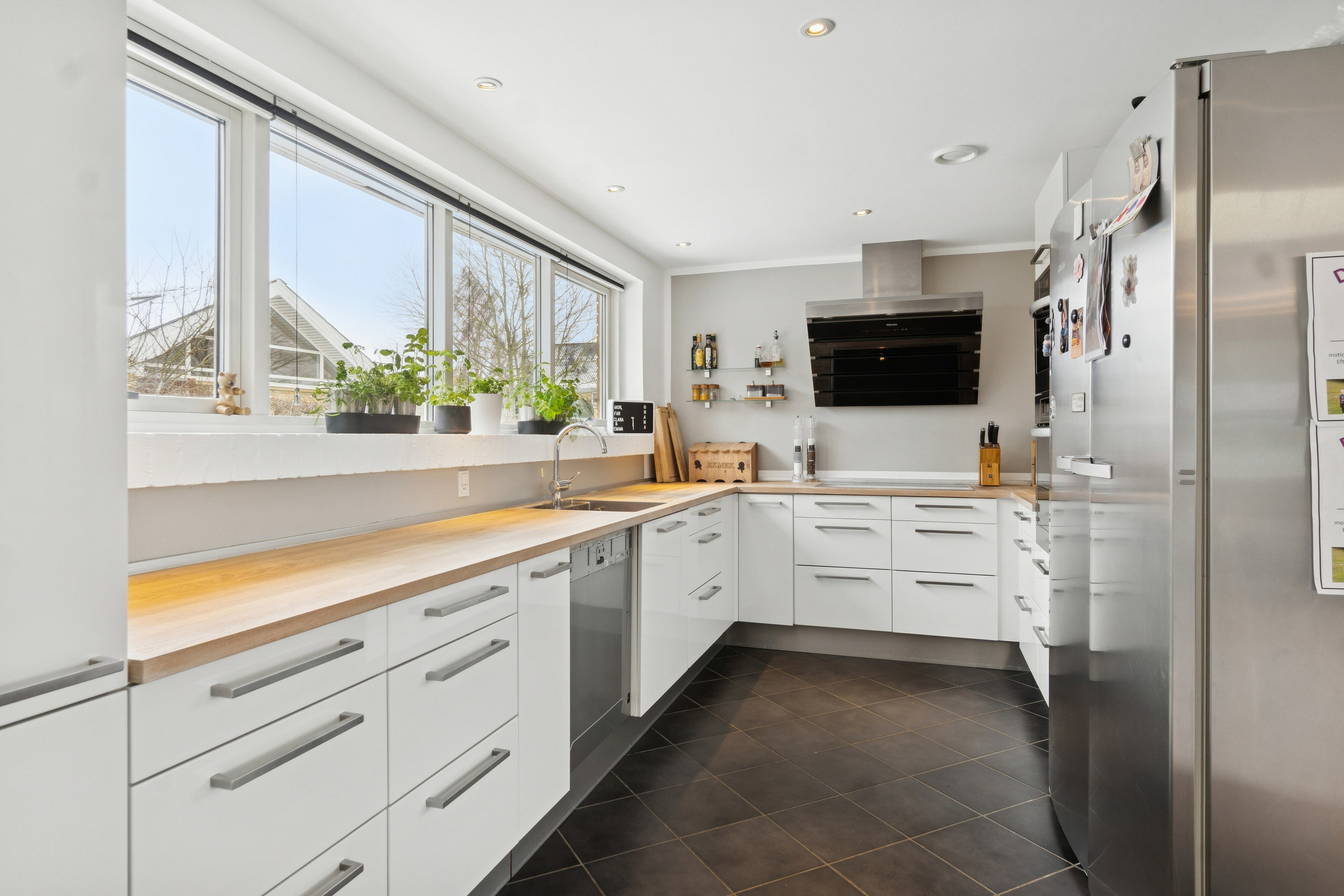 Fremhævet køkken billede i fuldskærmstilstand. Billede af Rævebakken 17, 4400 Kalundborg