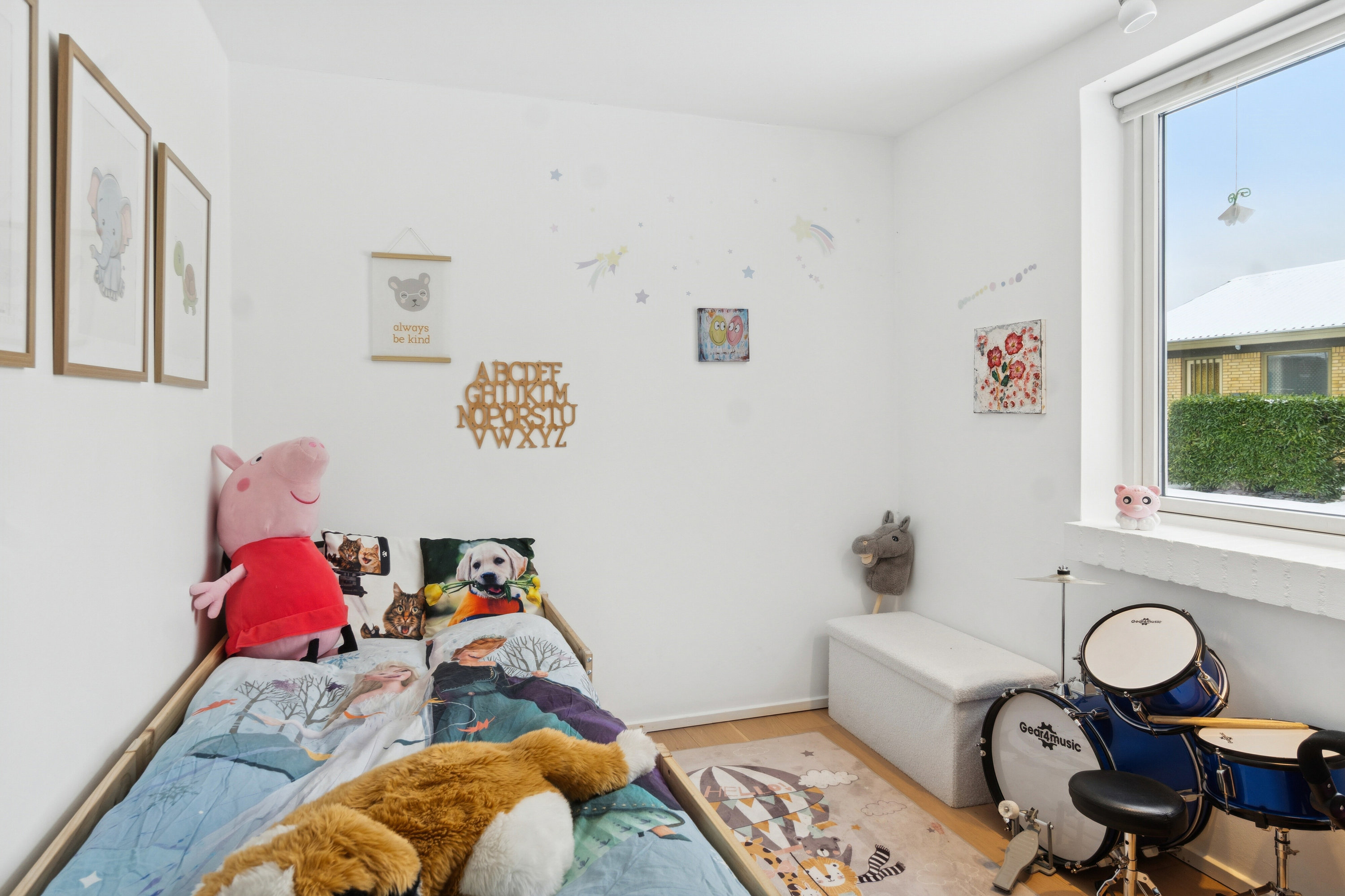 Fremhævet børneværelse billede i fuldskærmstilstand. Billede af Rævebakken 17, 4400 Kalundborg