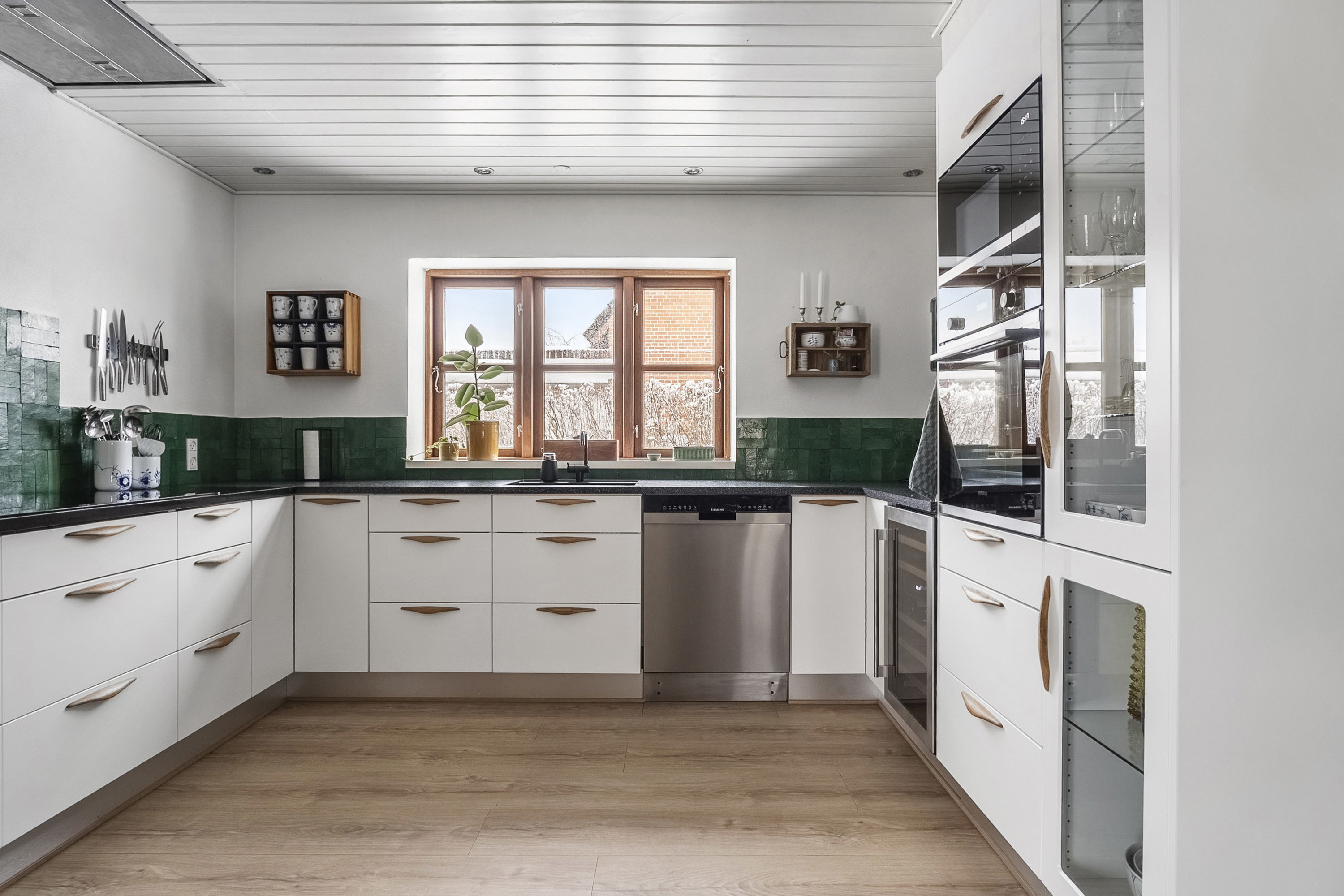 Fremhævet køkken billede i fuldskærmstilstand. Billede af Tværvej 4, 8783 Hornsyld