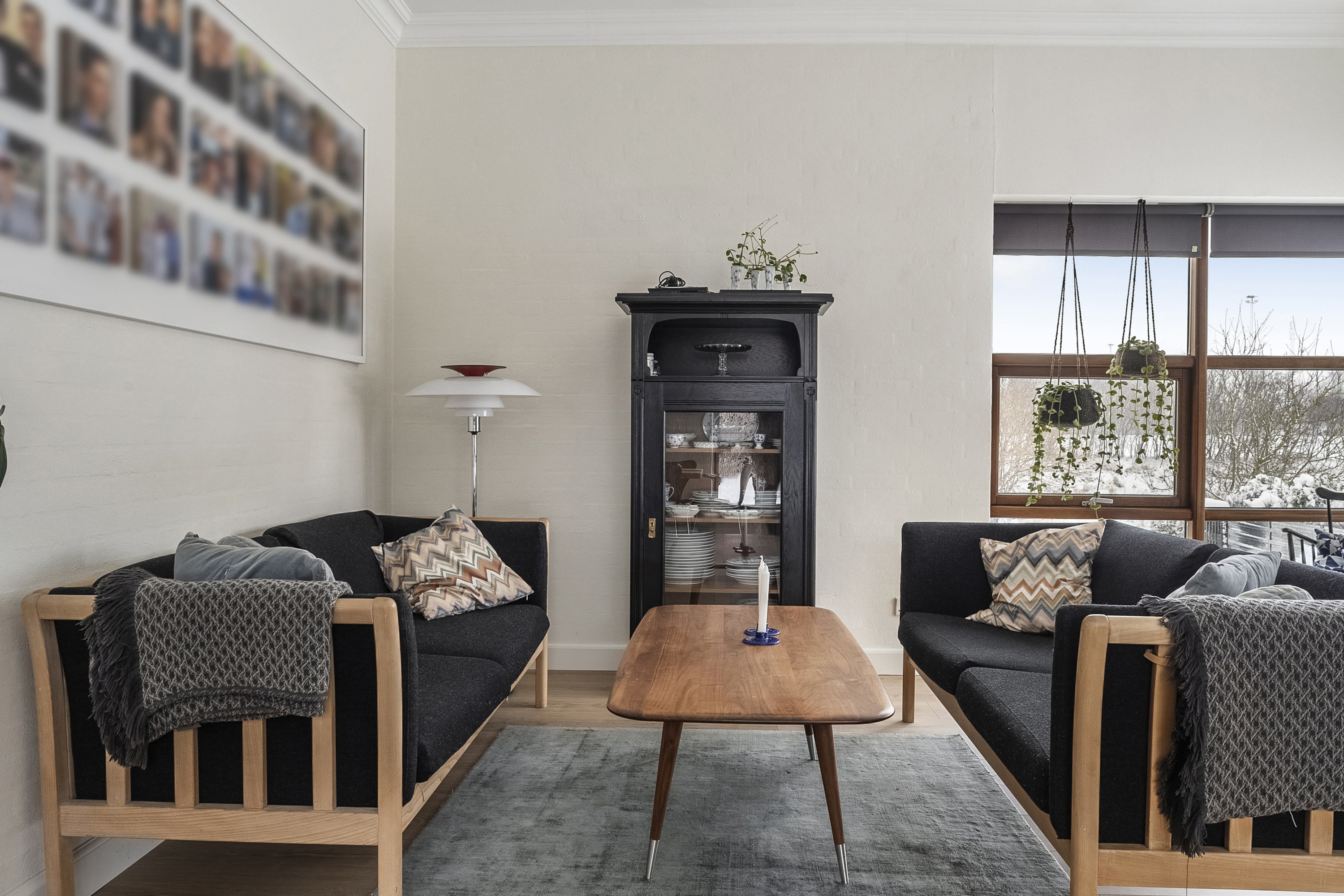 Fremhævet stue billede i fuldskærmstilstand. Billede af Tværvej 4, 8783 Hornsyld