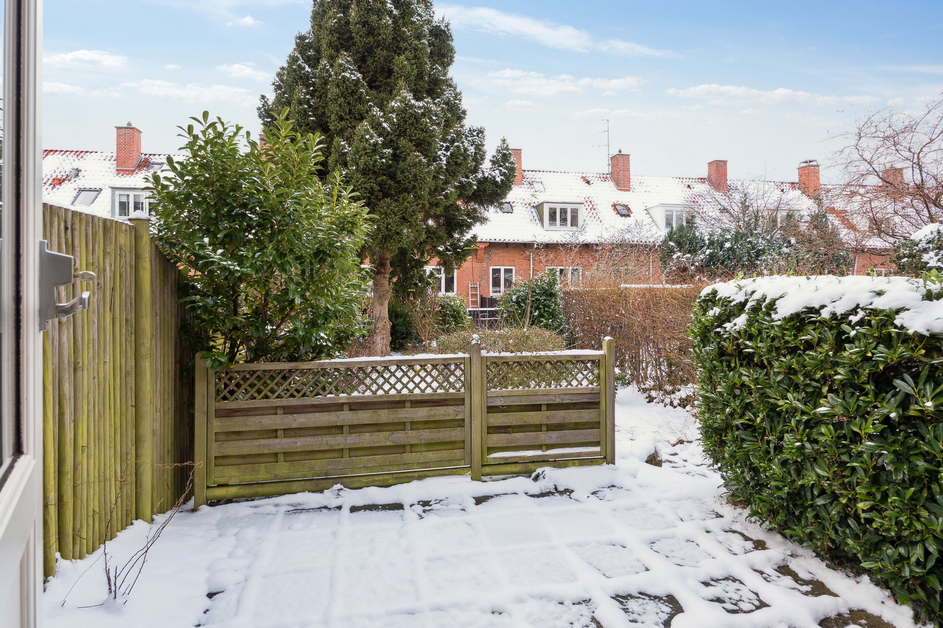 Fremhævet udendørs billede i fuldskærmstilstand. Billede af Lyngtoften 20, 2800 Kongens Lyngby