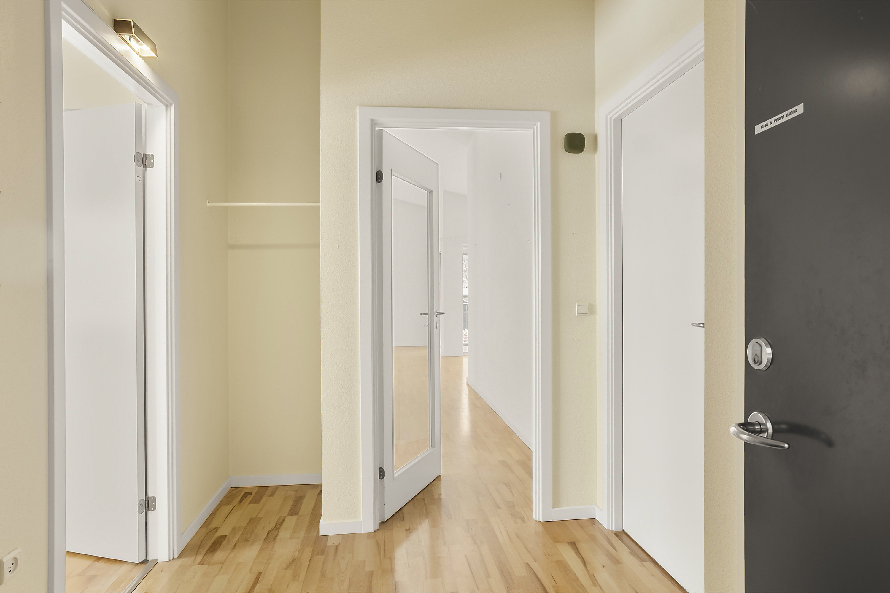 Fremhævet entre billede i fuldskærmstilstand. Billede af Ludvig Schrøders Vej 2E, 1., 6600 Vejen