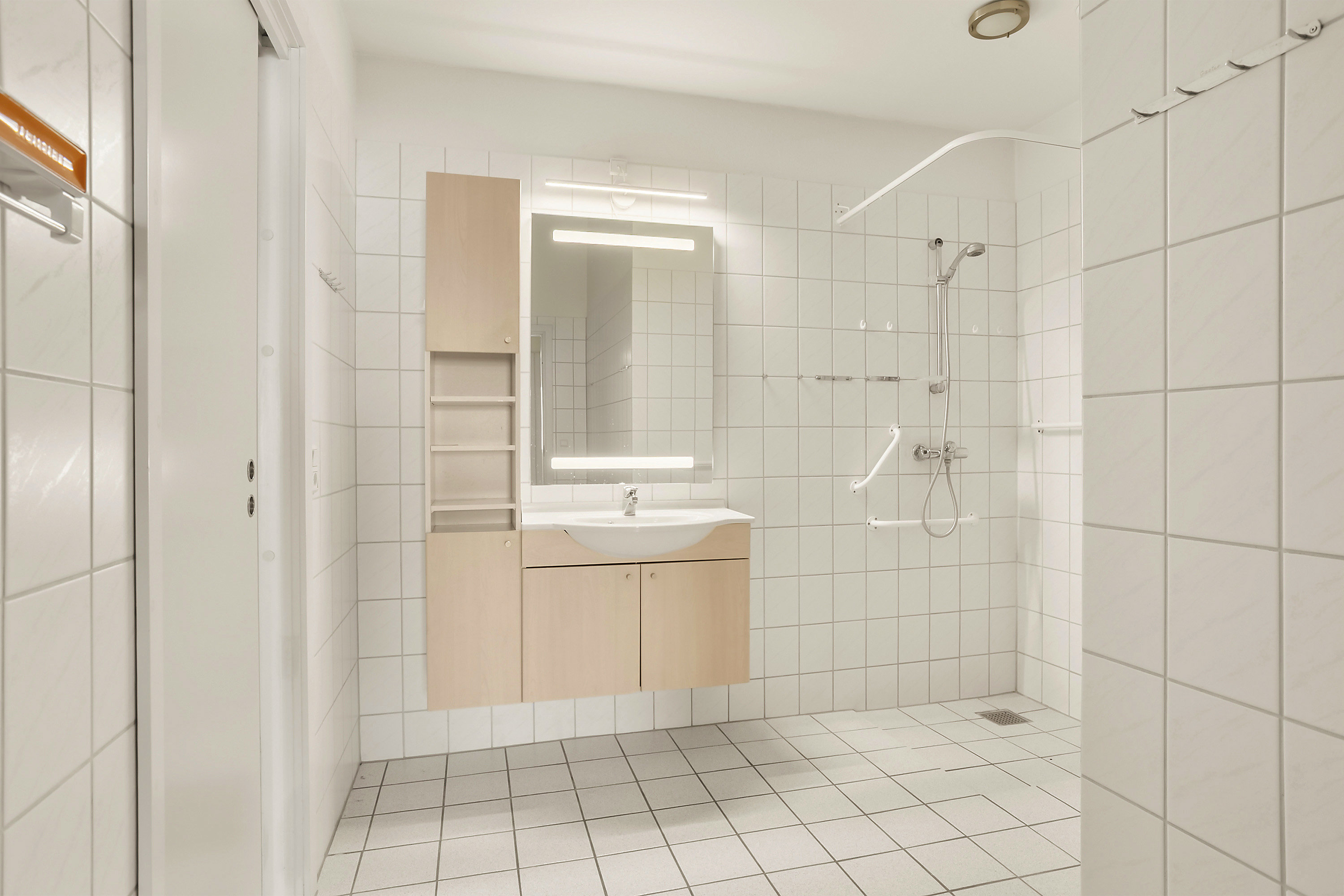 Fremhævet badeværelse billede i fuldskærmstilstand. Billede af Ludvig Schrøders Vej 2E, 1., 6600 Vejen