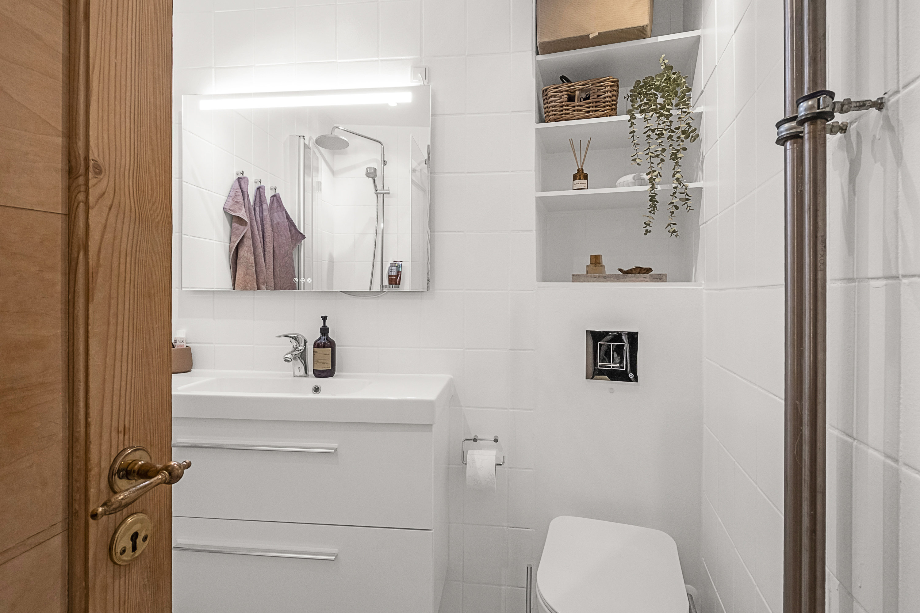 Fremhævet badeværelse billede i fuldskærmstilstand. Billede af Harald Jensens Plads 17, st.. th., 8000 Aarhus C