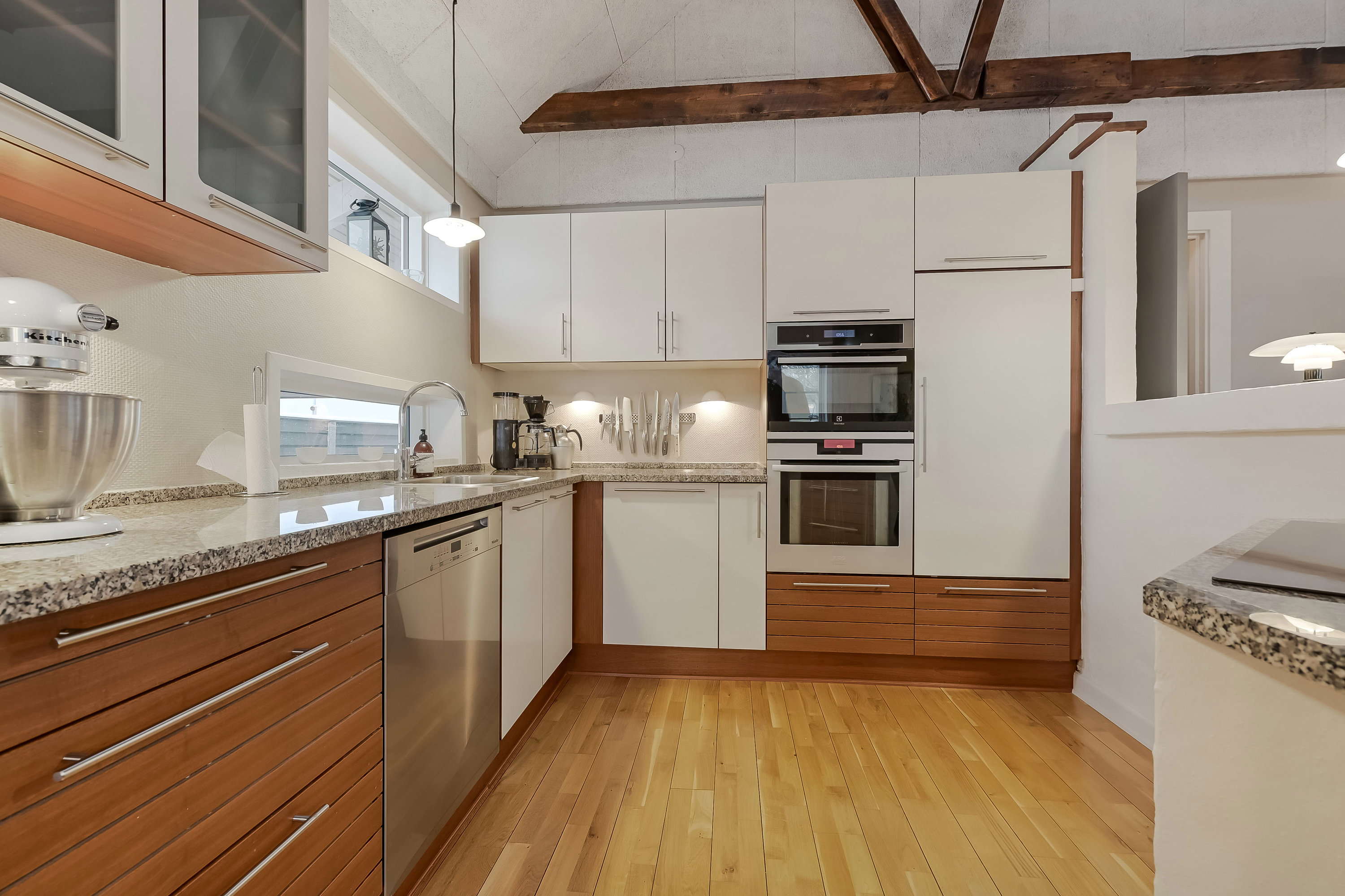 Fremhævet køkken billede i fuldskærmstilstand. Billede af Peder Gydes Vej 25, 6700 Esbjerg