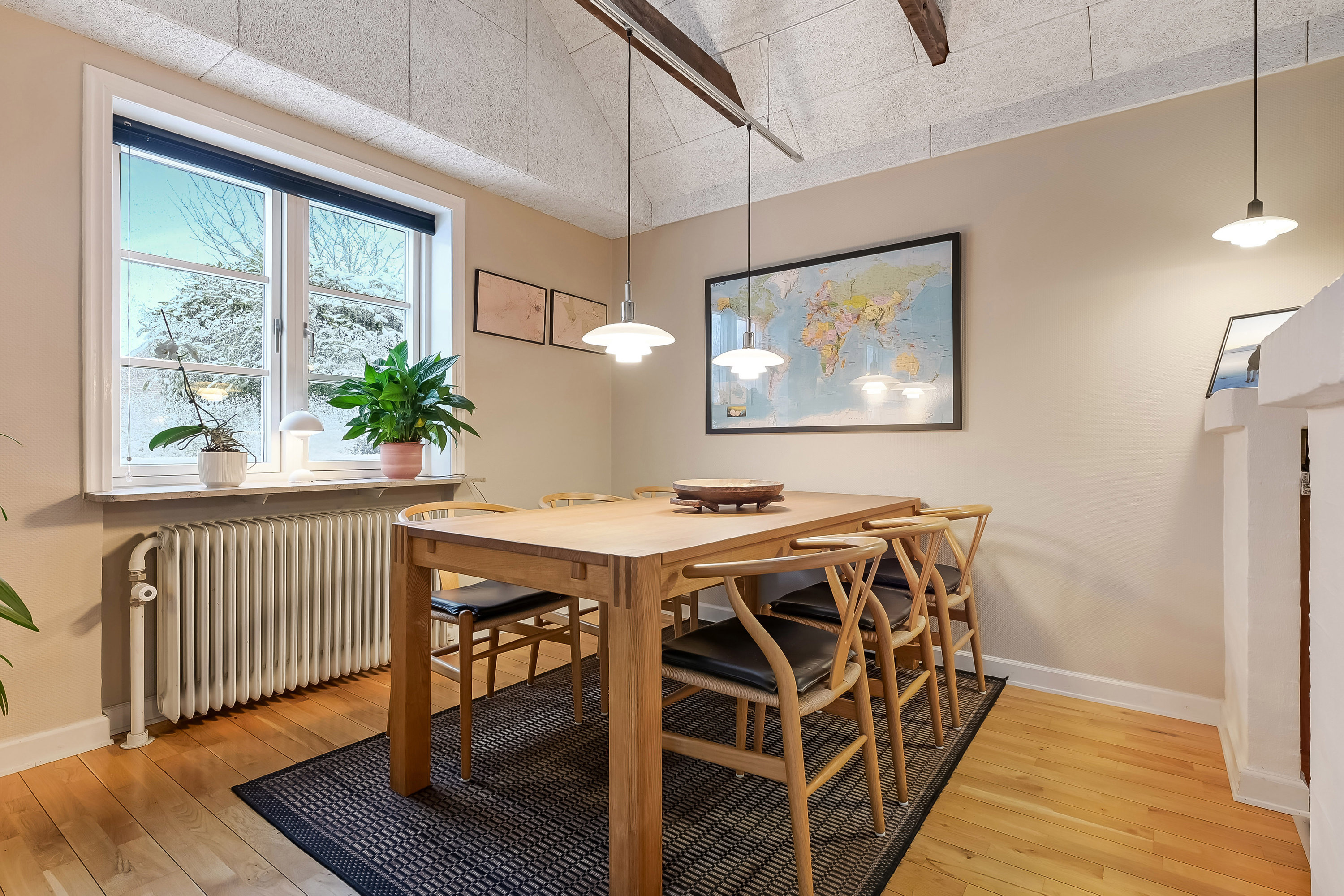 Fremhævet stue billede i fuldskærmstilstand. Billede af Peder Gydes Vej 25, 6700 Esbjerg