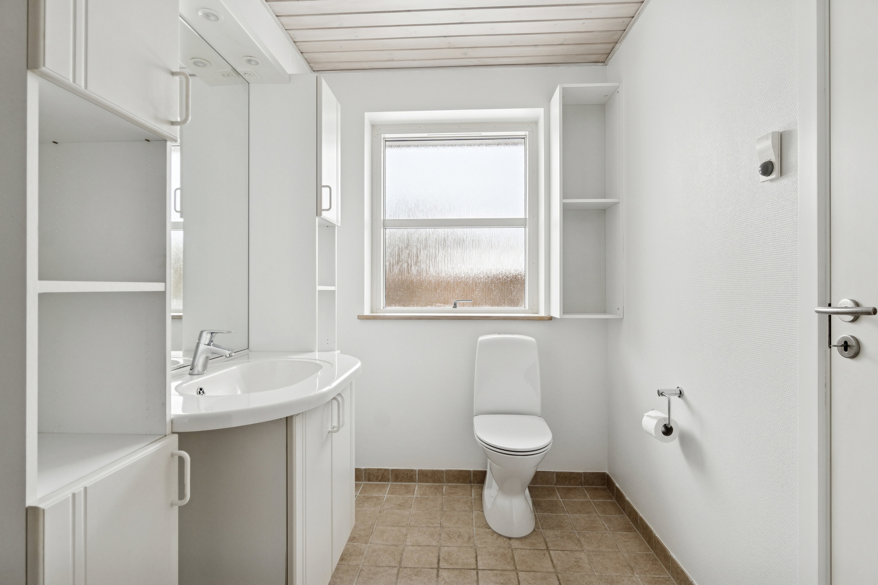 Fremhævet badeværelse billede i fuldskærmstilstand. Billede af Blomstervænget 86, 4550 Asnæs