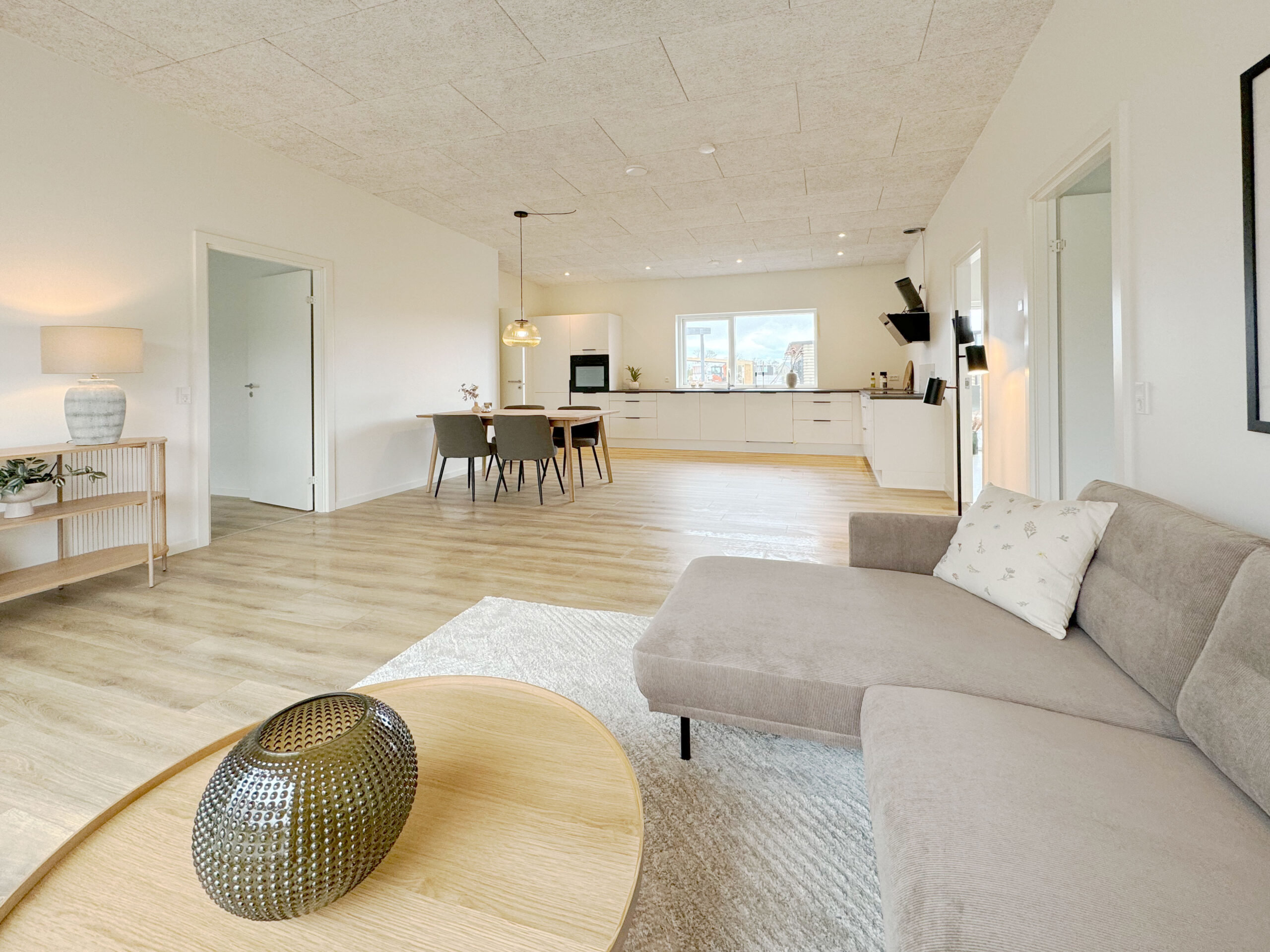 Miniaturebillede 1: . Billede af Æblerosen 37 37, 7190 Billund