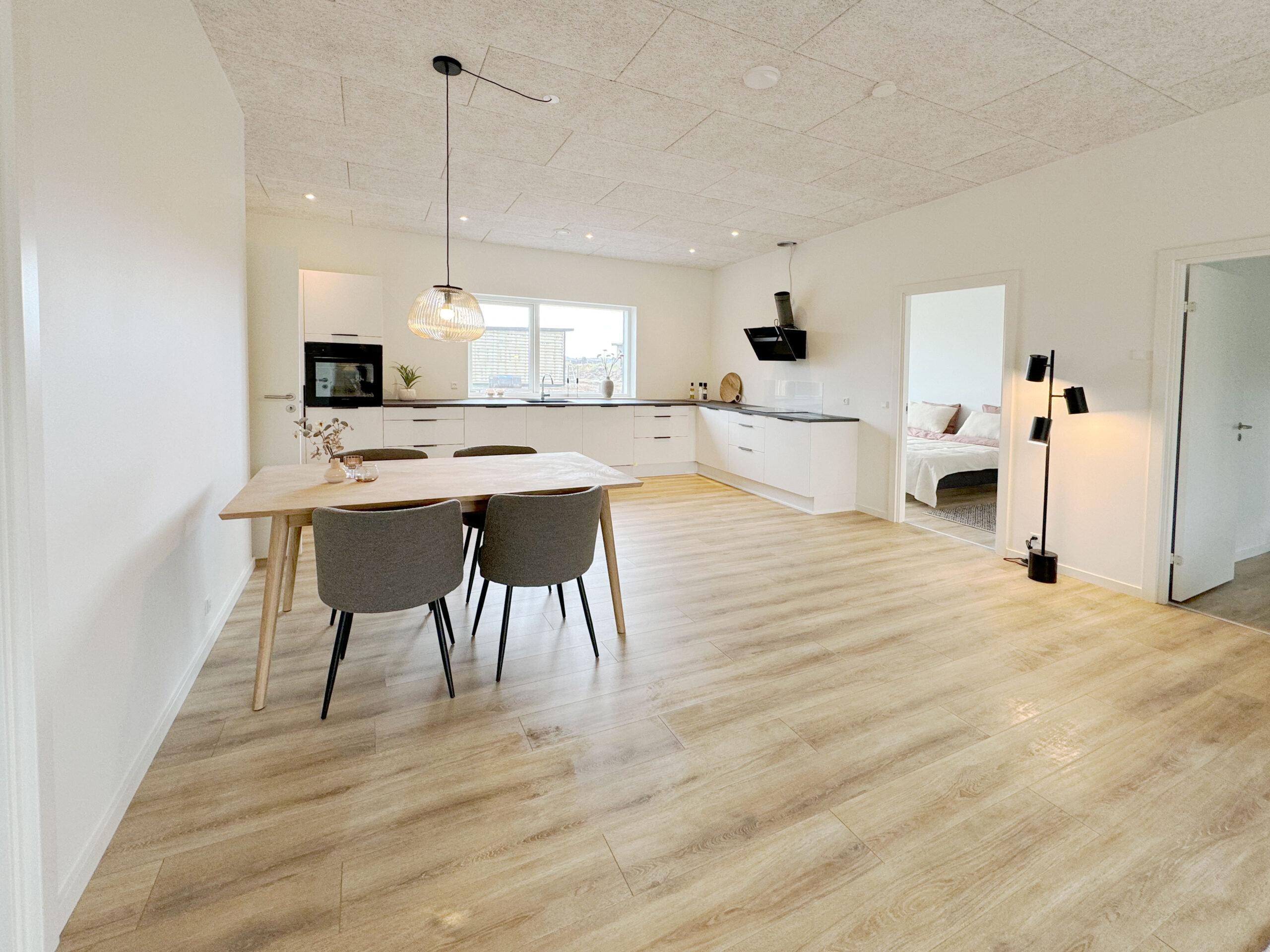 Miniaturebillede 2: . Billede af Æblerosen 37 37, 7190 Billund