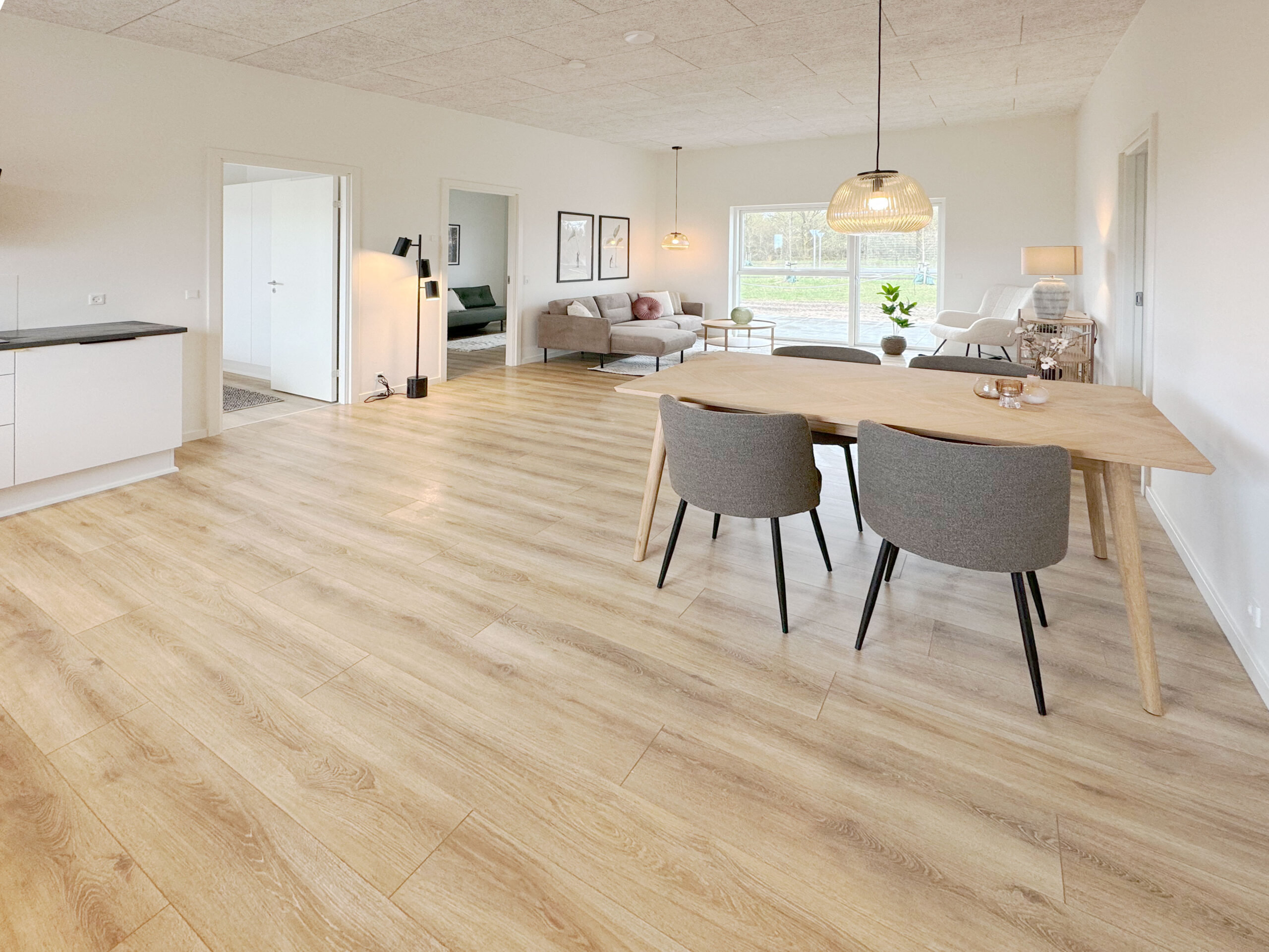 Fremhævet  billede i fuldskærmstilstand. Billede af Æblerosen 37 37, 7190 Billund