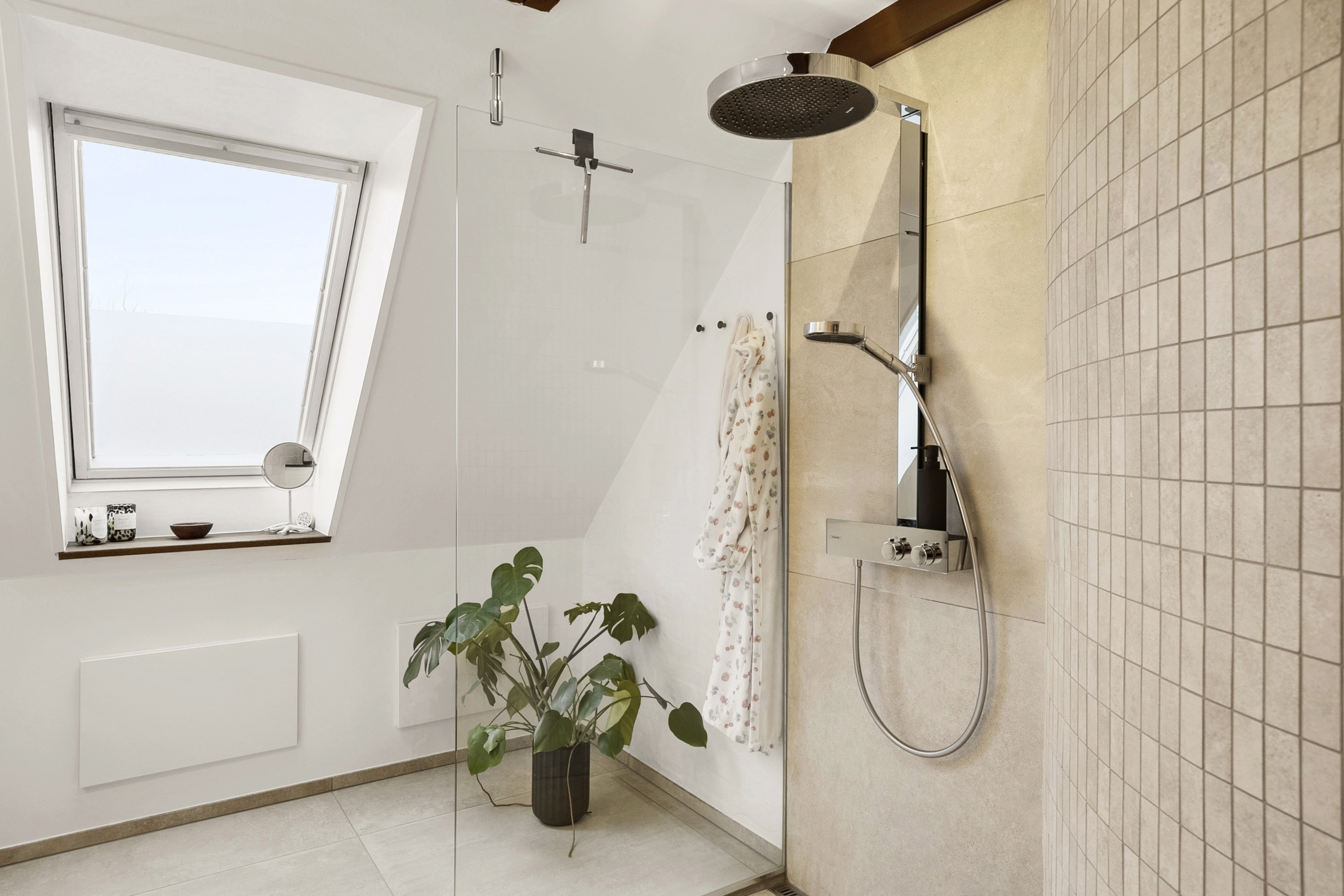 Fremhævet badeværelse billede i fuldskærmstilstand. Billede af Kærnehøjvej 106, Højby, 5260 Odense S