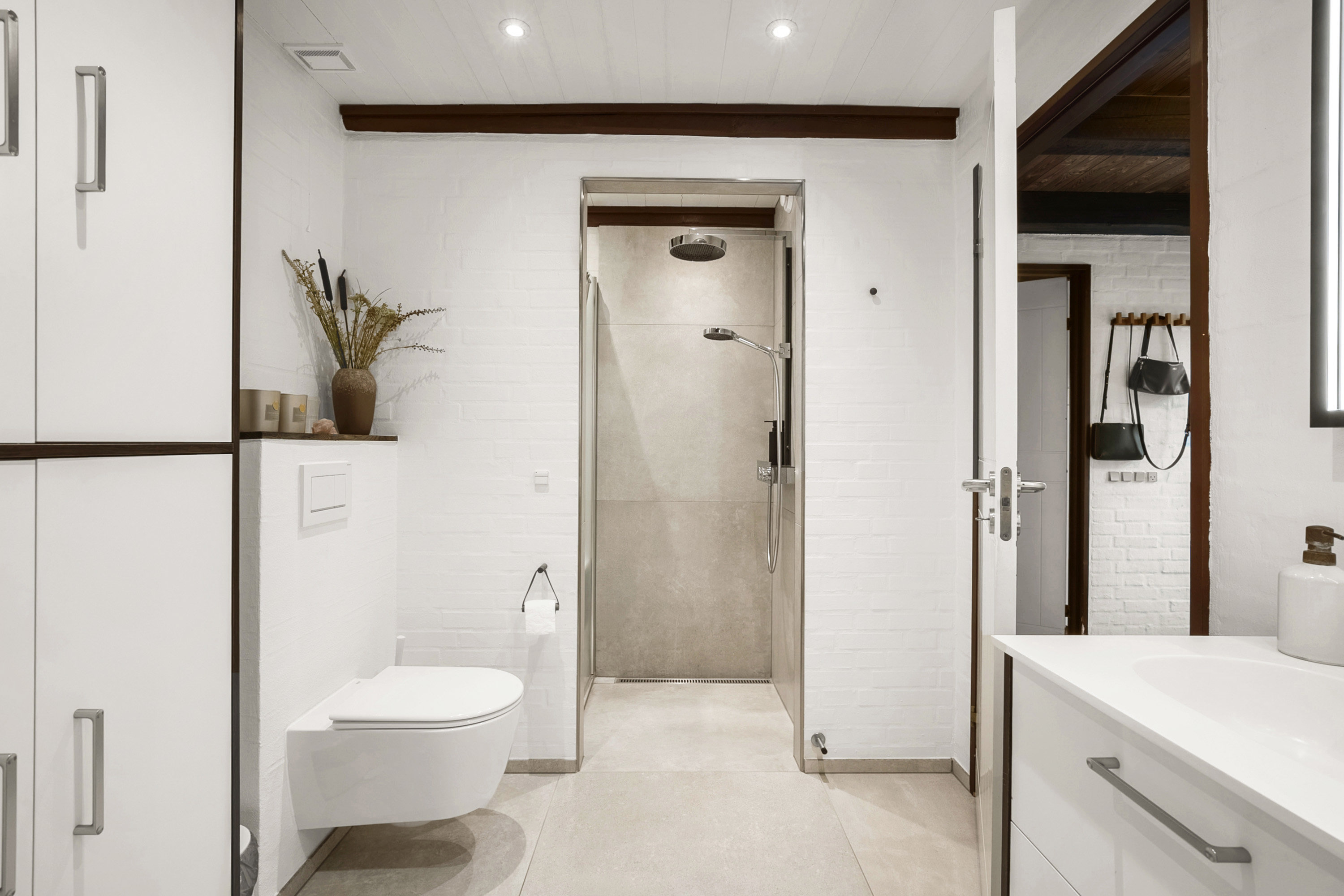 Fremhævet badeværelse billede i fuldskærmstilstand. Billede af Kærnehøjvej 106, Højby, 5260 Odense S