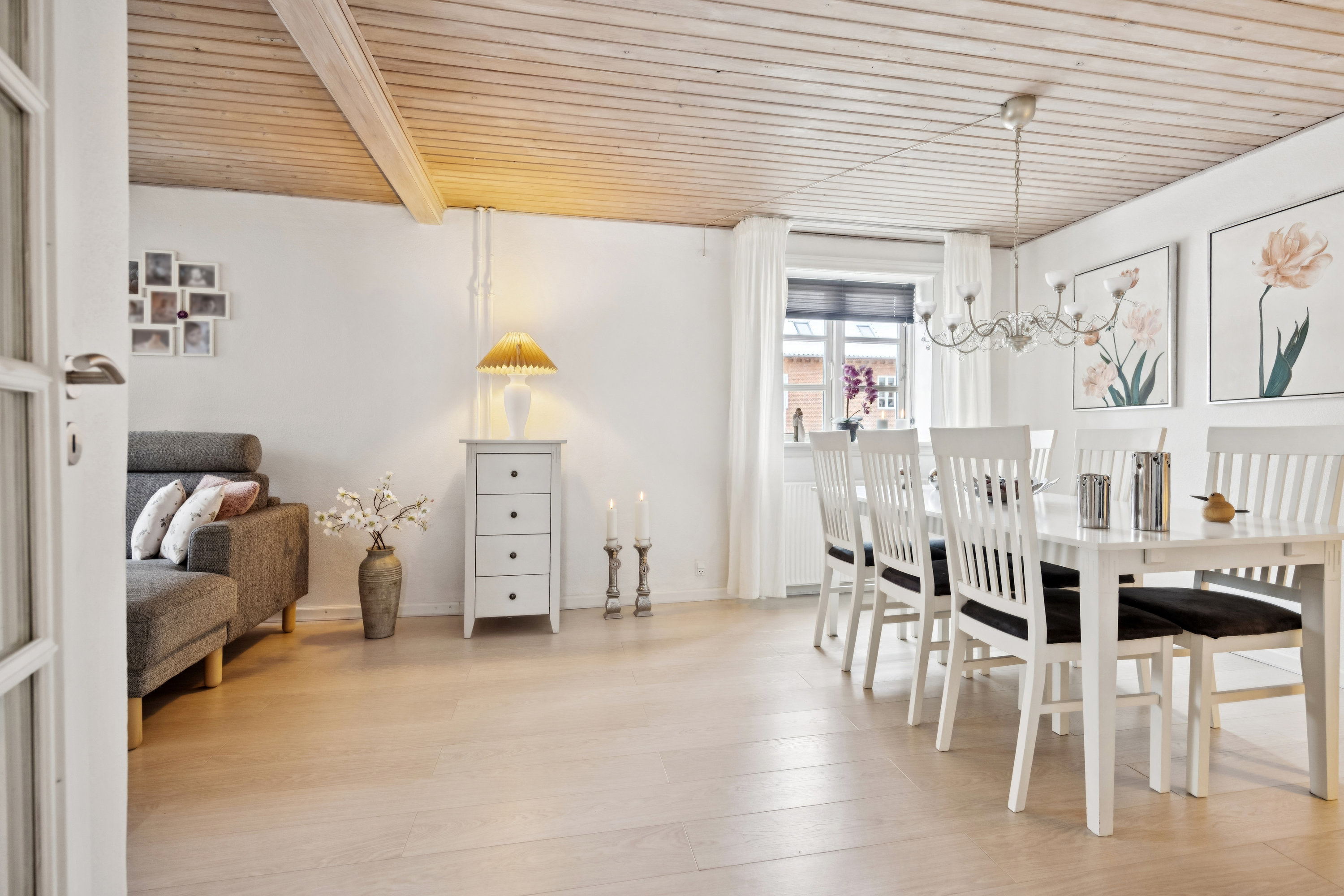 Fremhævet stue billede i fuldskærmstilstand. Billede af Thistedvej 61, 9400 Nørresundby