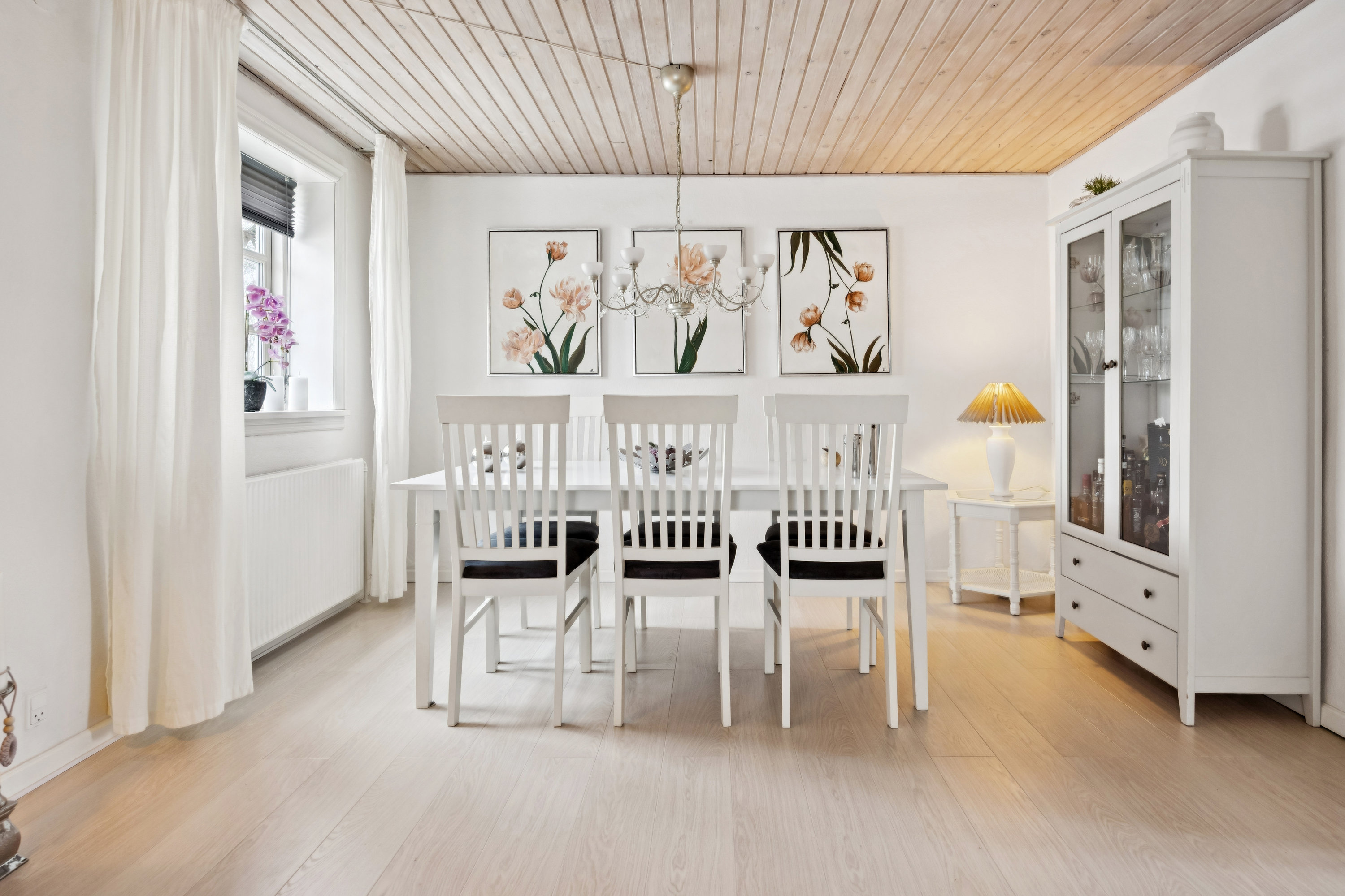 Fremhævet stue billede i fuldskærmstilstand. Billede af Thistedvej 61, 9400 Nørresundby