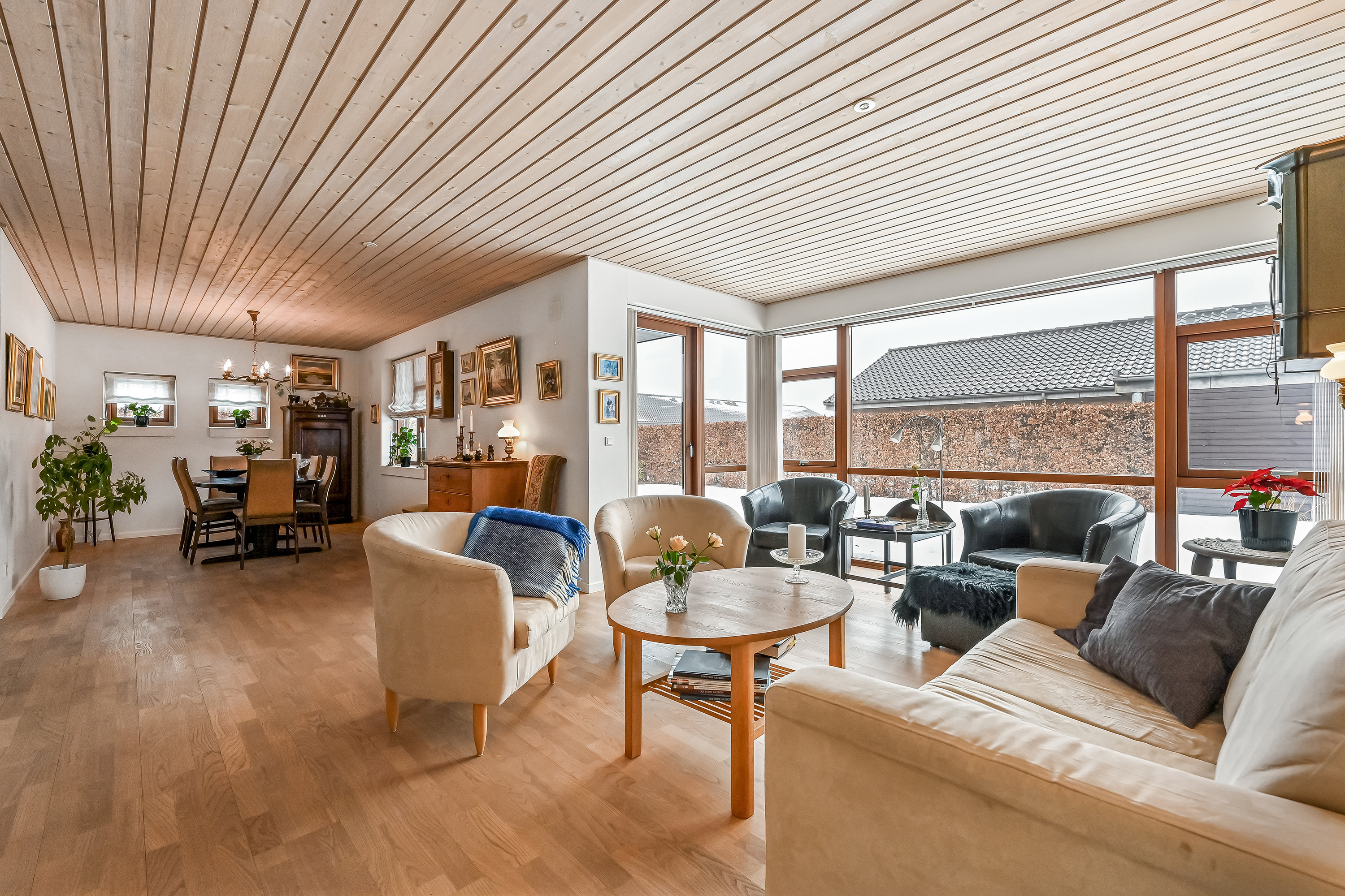 Fremhævet stue billede i fuldskærmstilstand. Billede af Nr. Lindvej 31D, Lind, 7400 Herning