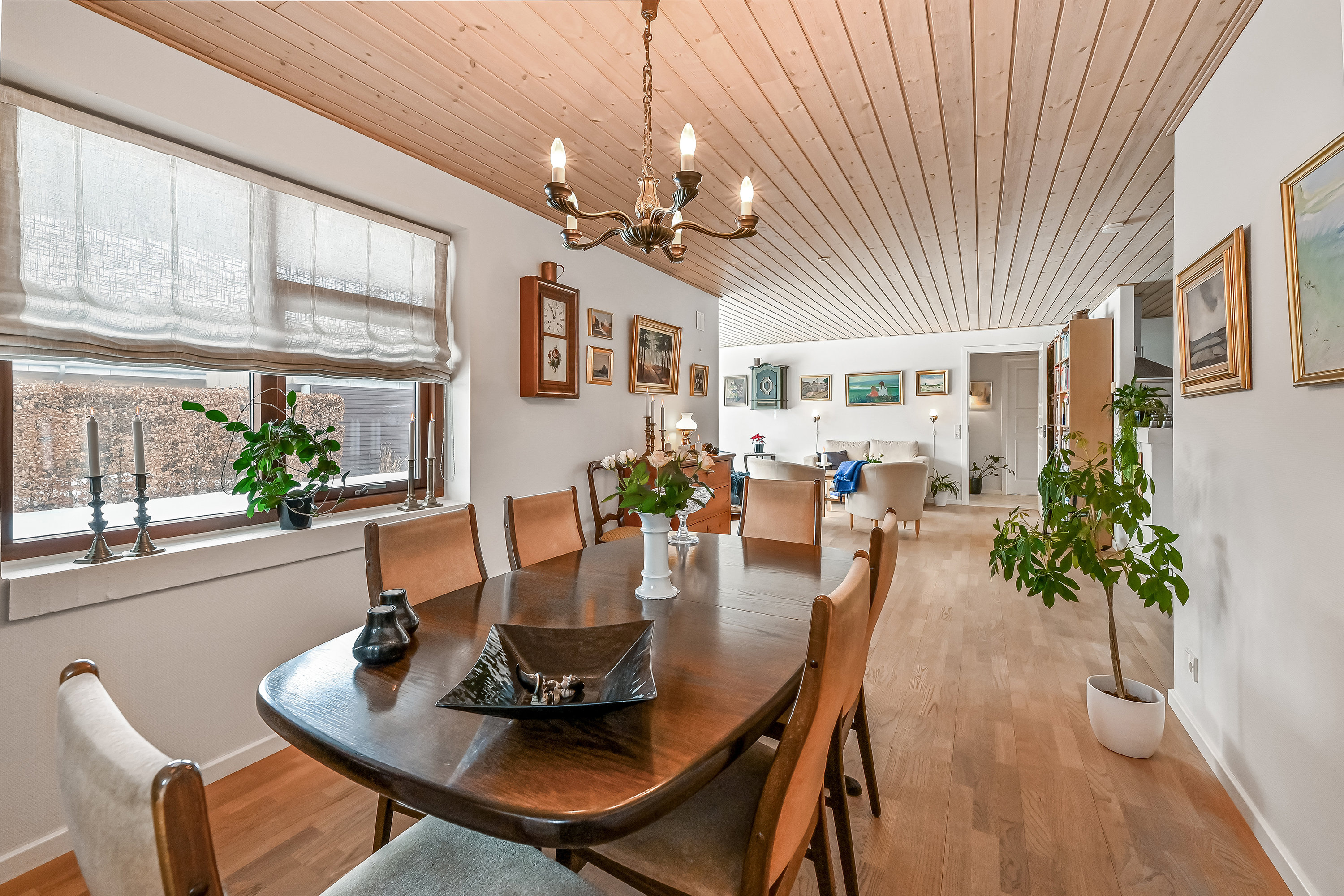 Fremhævet stue billede i fuldskærmstilstand. Billede af Nr. Lindvej 31D, Lind, 7400 Herning