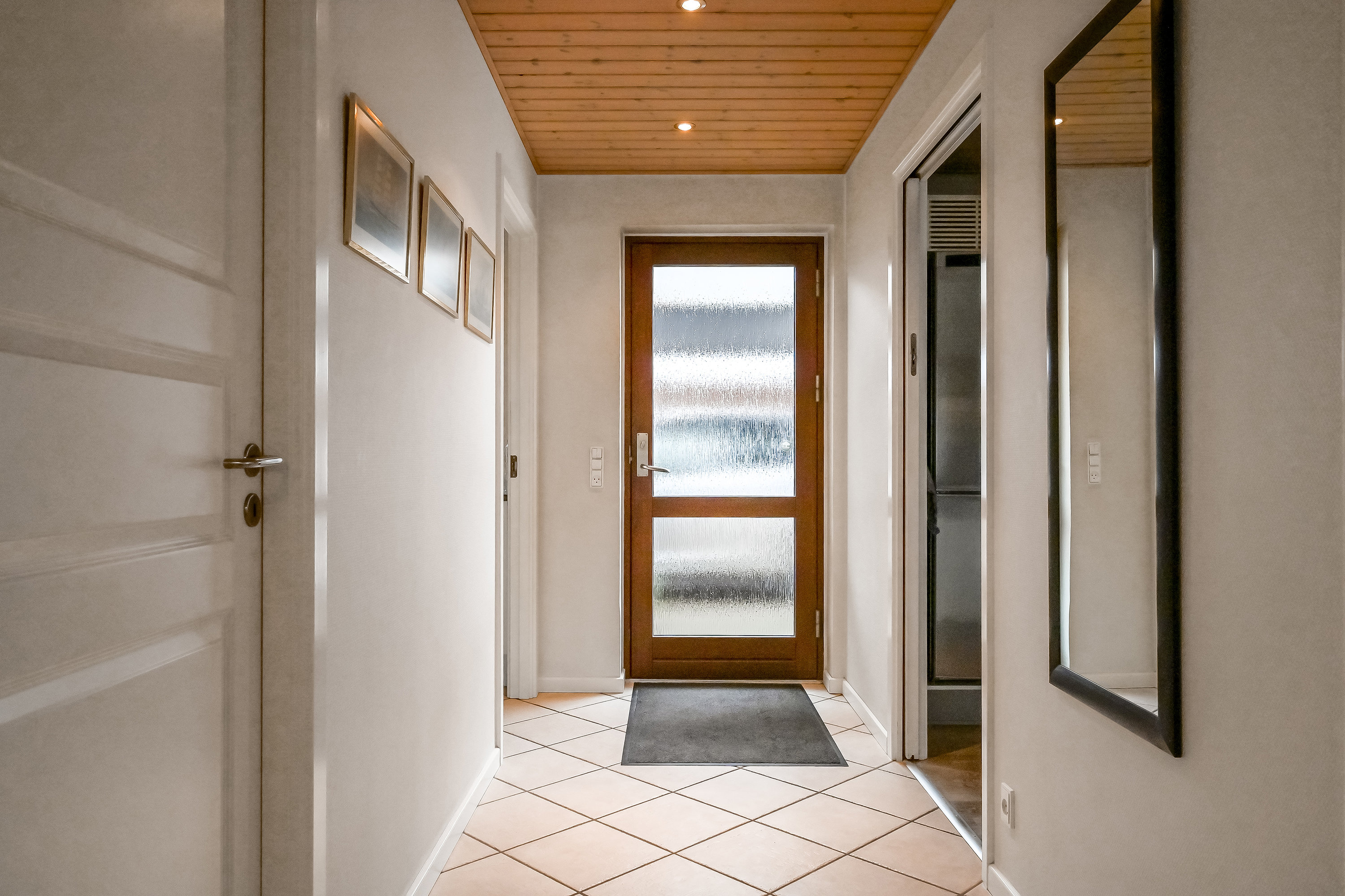 Fremhævet entré billede i fuldskærmstilstand. Billede af Nr. Lindvej 31D, Lind, 7400 Herning