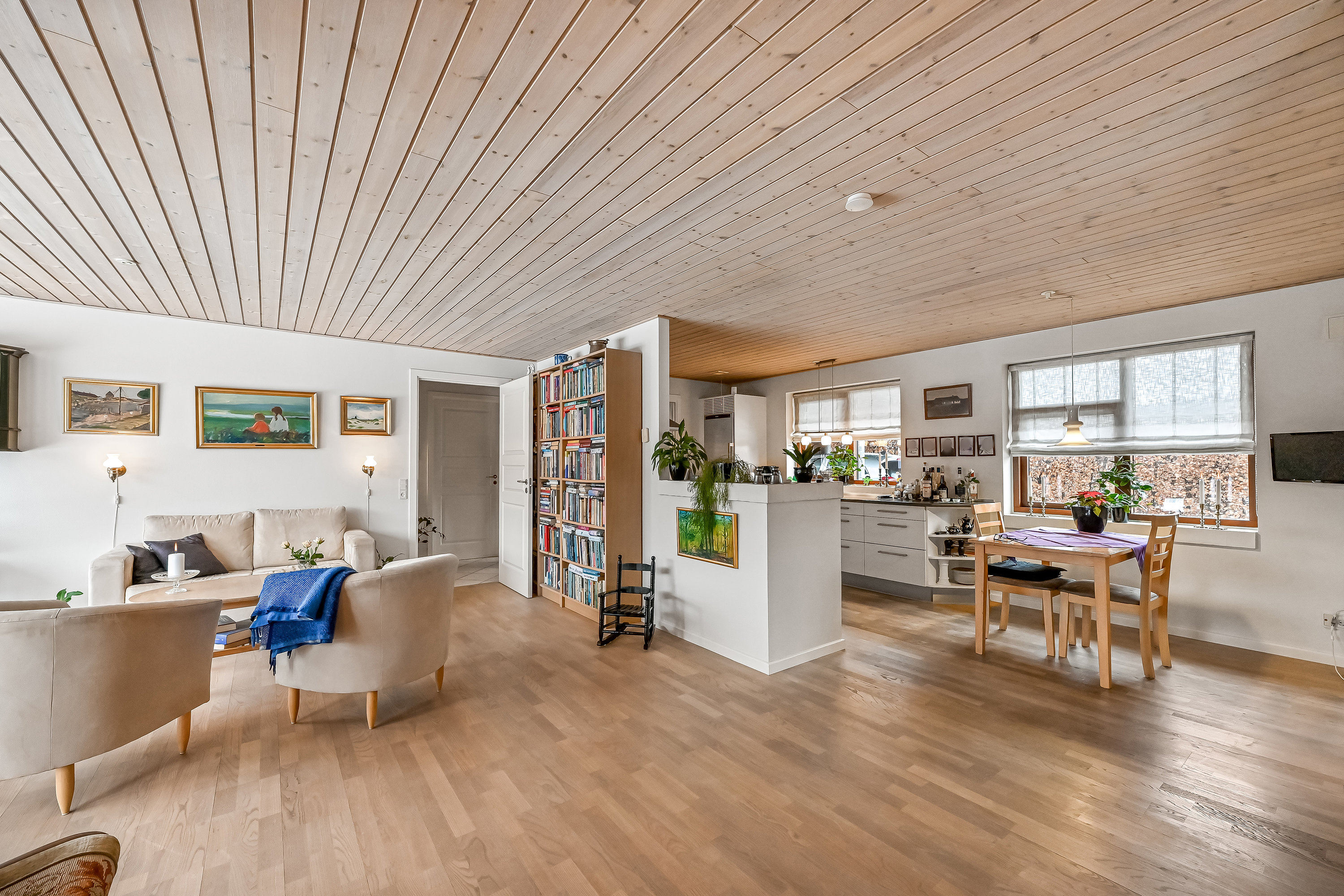 Fremhævet køkken alrum billede i fuldskærmstilstand. Billede af Nr. Lindvej 31D, Lind, 7400 Herning