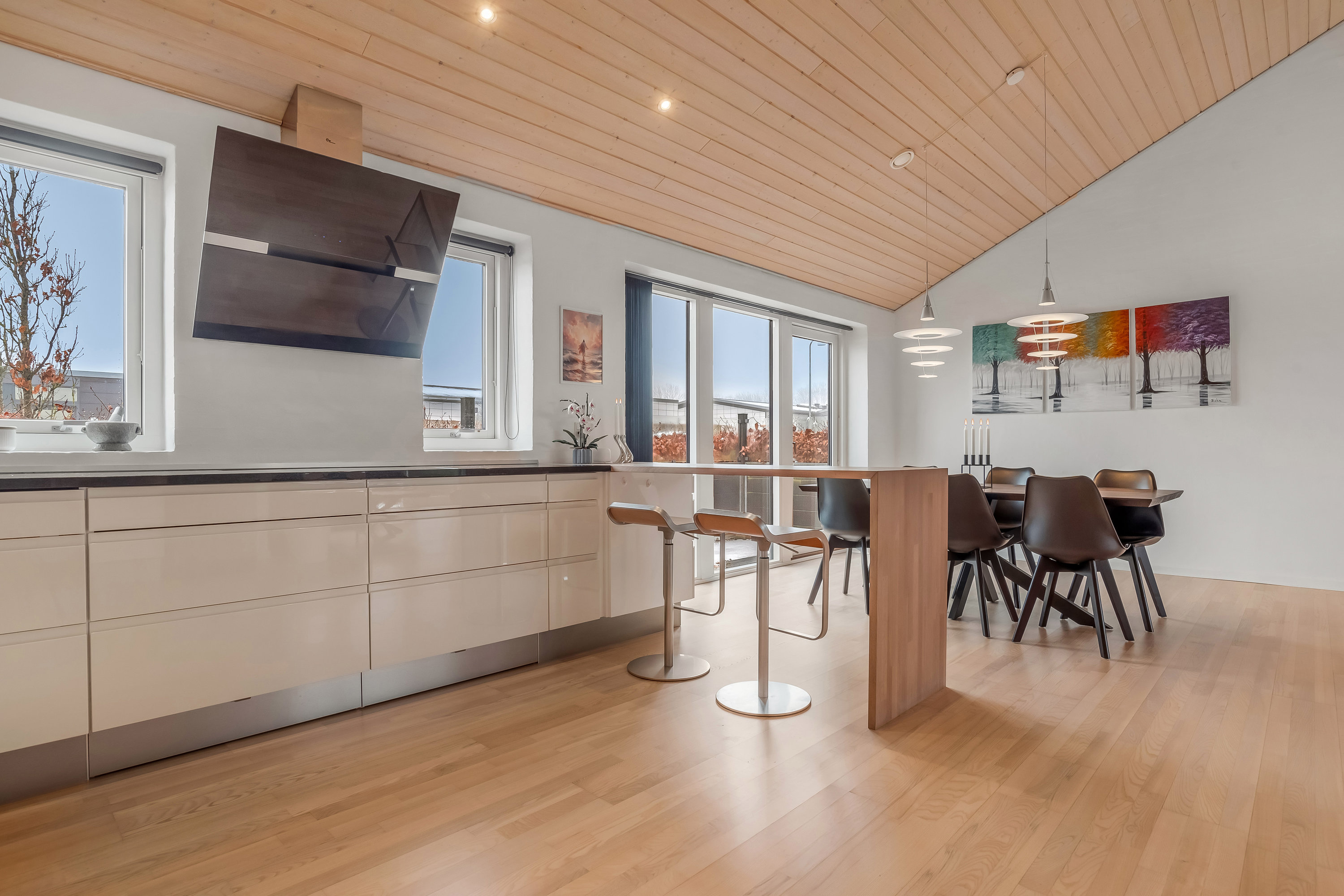 Fremhævet køkken alrum billede i fuldskærmstilstand. Billede af Under Egen 16, Halgårde, 7500 Holstebro