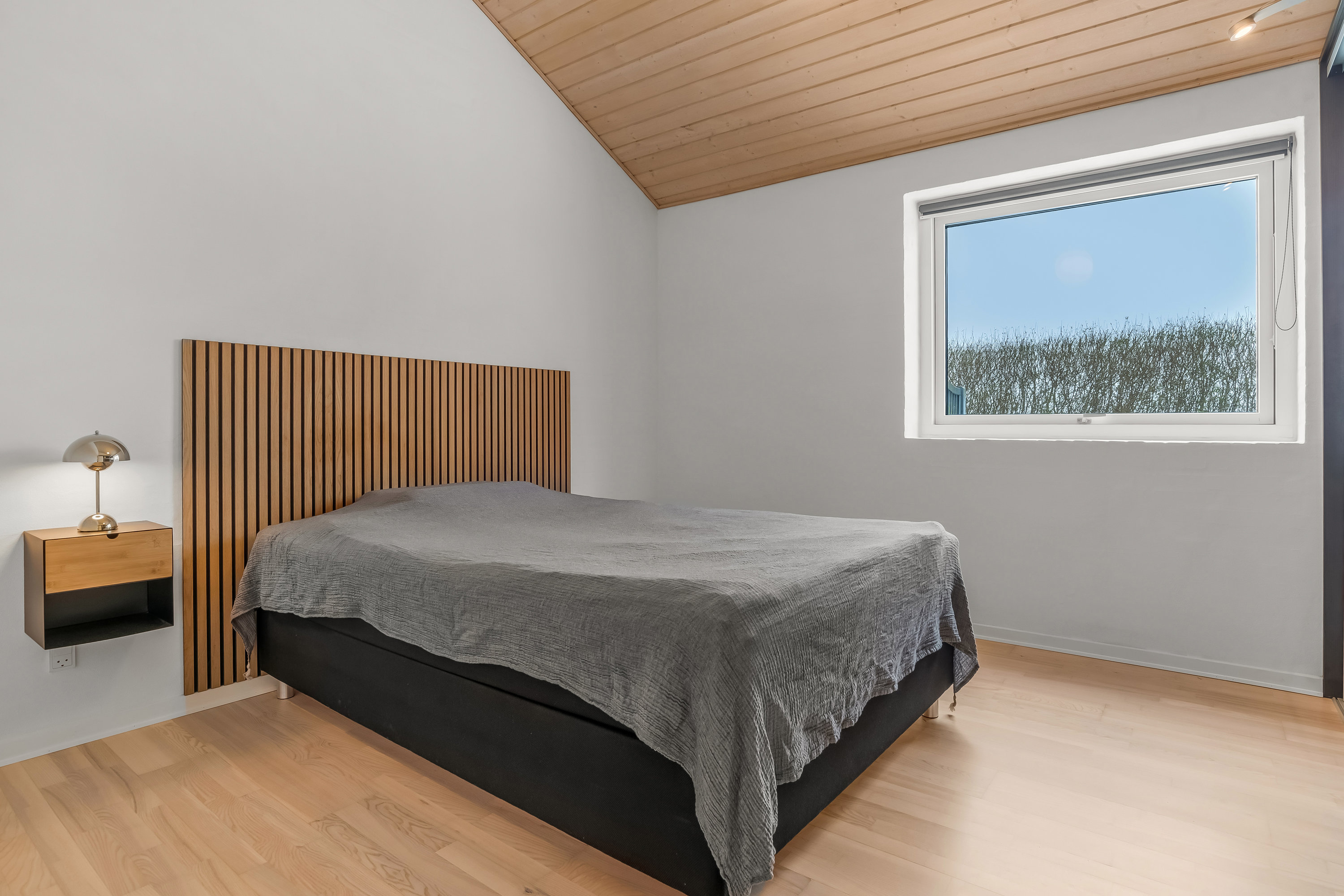 Fremhævet soveværelse billede i fuldskærmstilstand. Billede af Under Egen 16, Halgårde, 7500 Holstebro