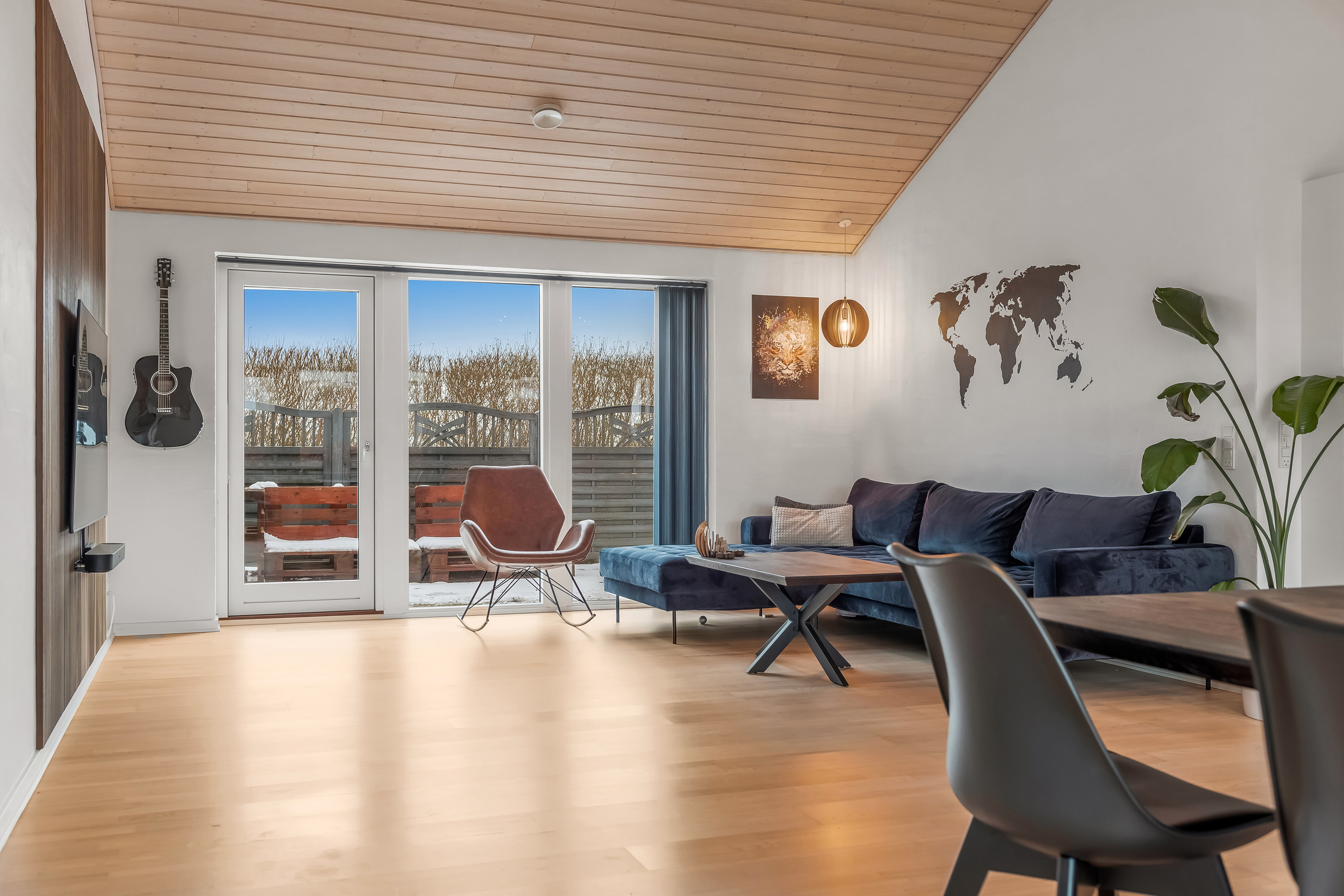 Fremhævet stue billede i fuldskærmstilstand. Billede af Under Egen 16, Halgårde, 7500 Holstebro