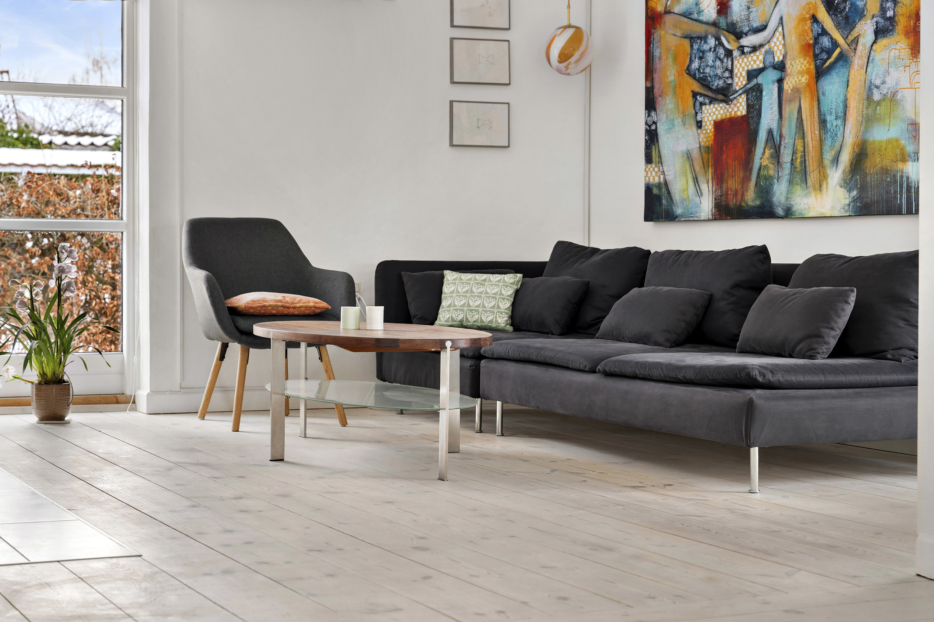 Fremhævet stue billede i fuldskærmstilstand. Billede af Stakkeledet 3, 2970 Hørsholm