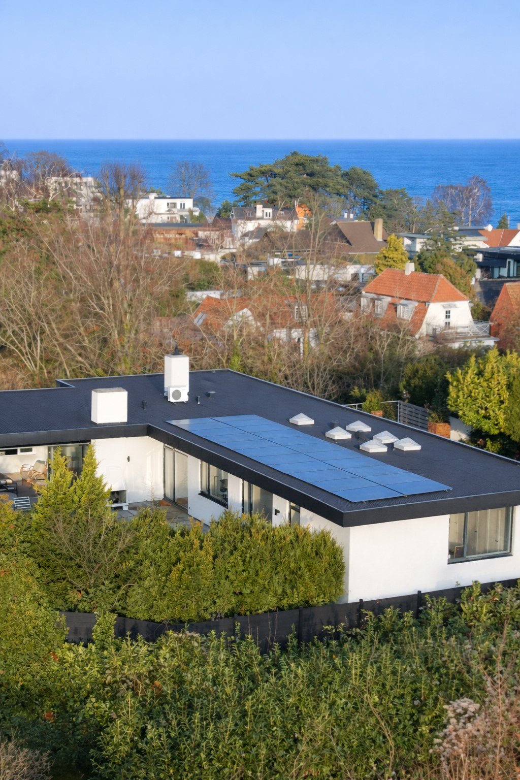 Miniaturebillede 1: . Billede af Rosavej 28, 2930 Klampenborg