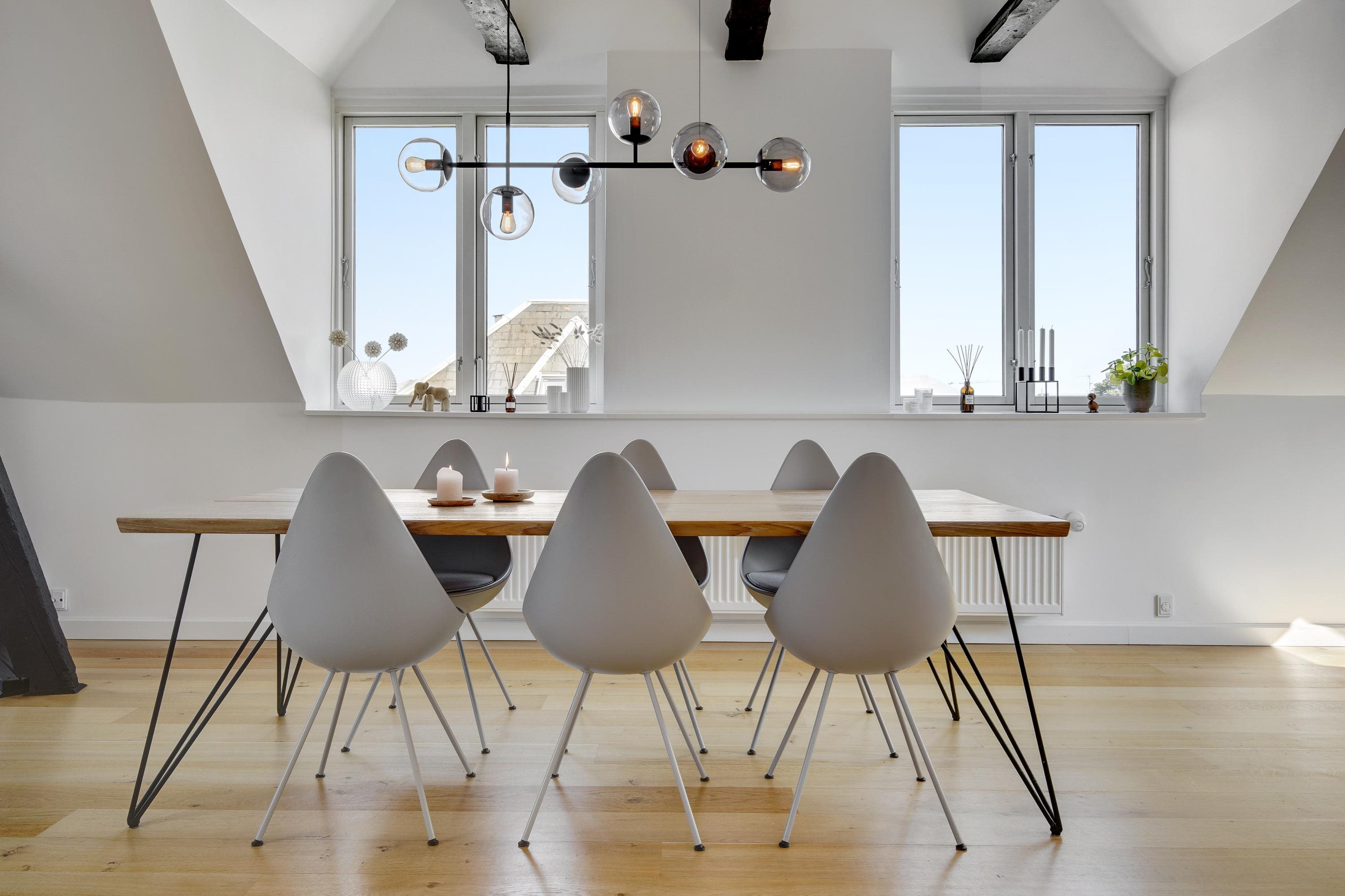 Fremhævet stue billede i fuldskærmstilstand. Billede af Callisensvej 23, 2., 2900 Hellerup