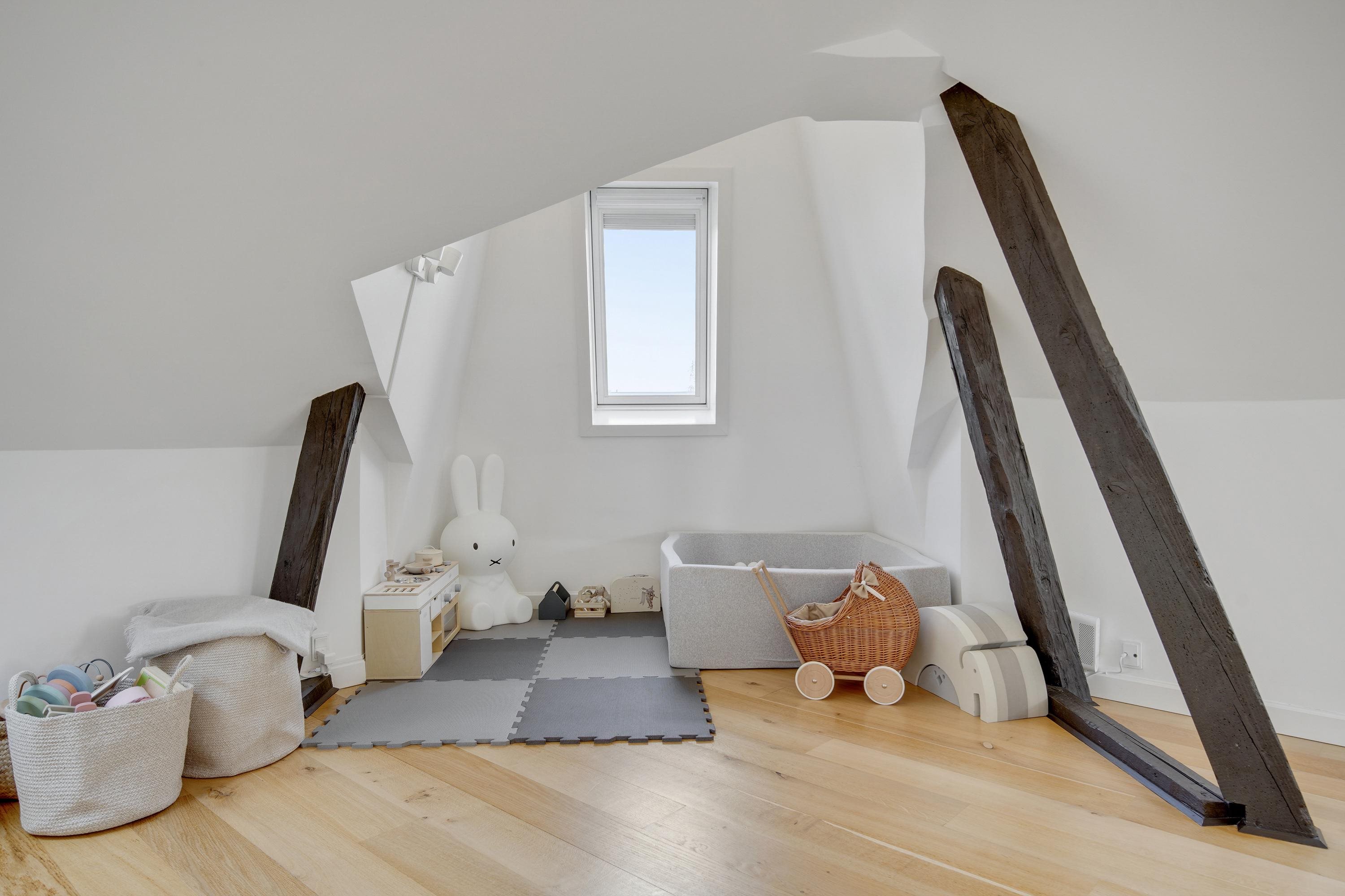 Fremhævet stue billede i fuldskærmstilstand. Billede af Callisensvej 23, 2., 2900 Hellerup