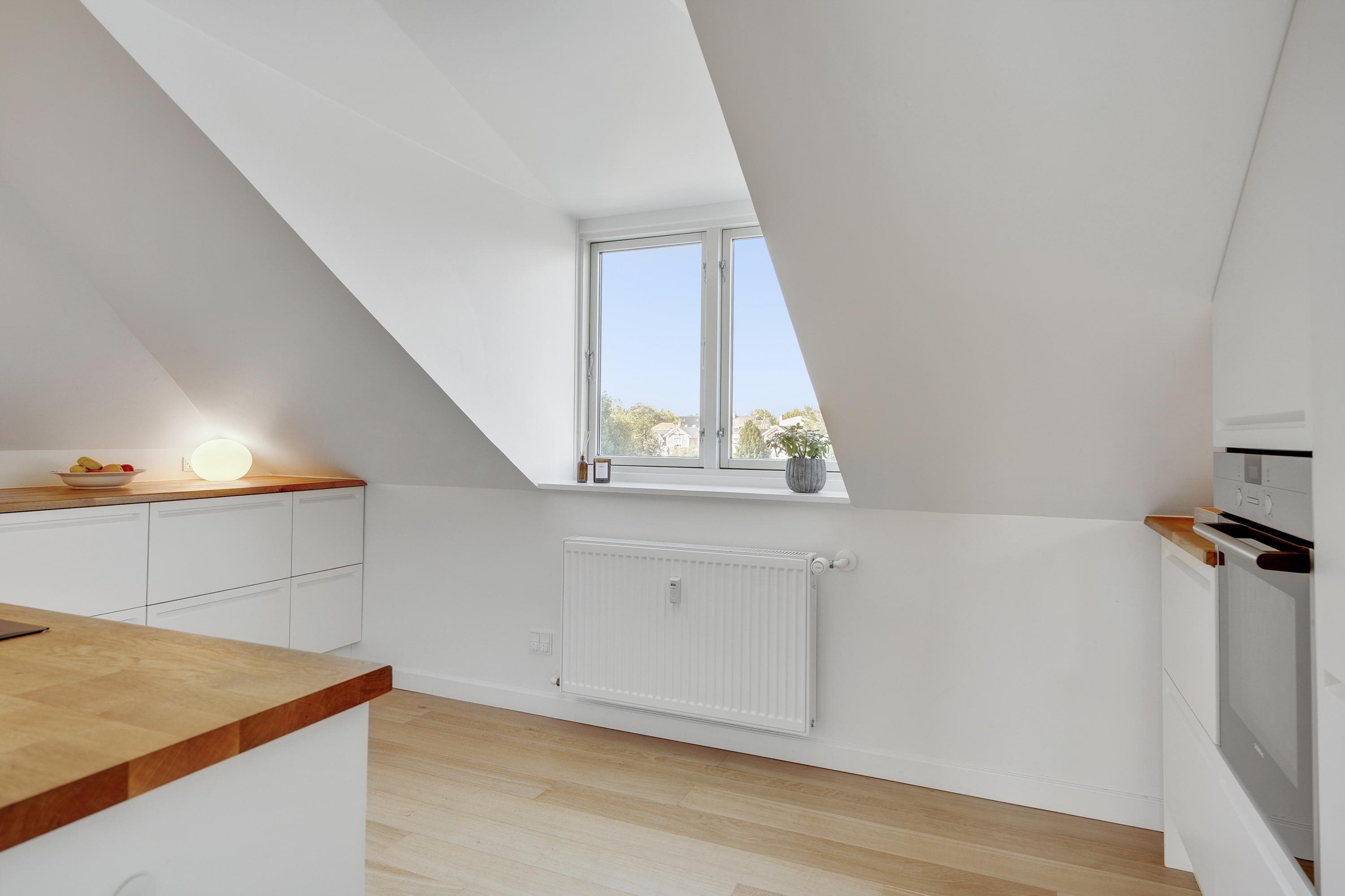 Fremhævet køkken billede i fuldskærmstilstand. Billede af Callisensvej 23, 2., 2900 Hellerup