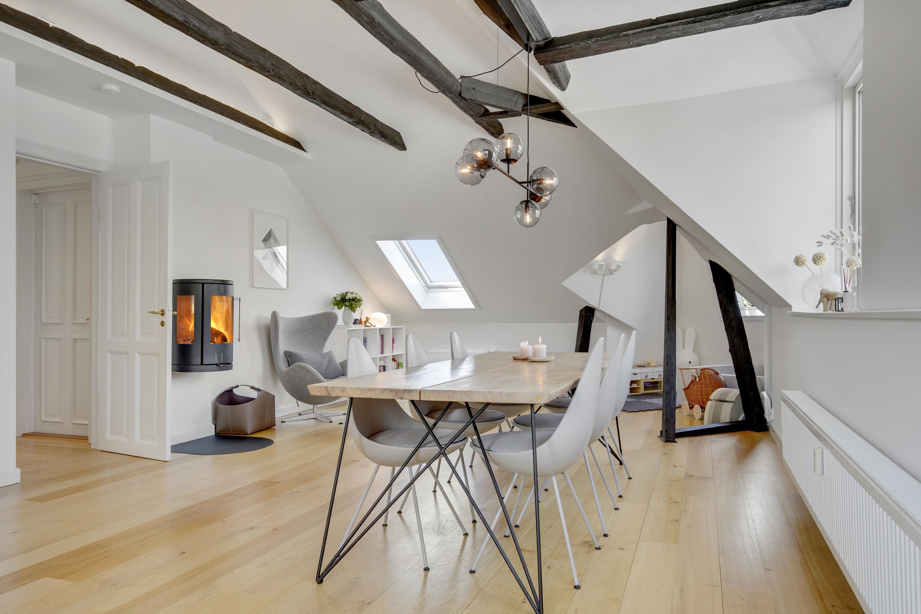 Fremhævet stue billede i fuldskærmstilstand. Billede af Callisensvej 23, 2., 2900 Hellerup