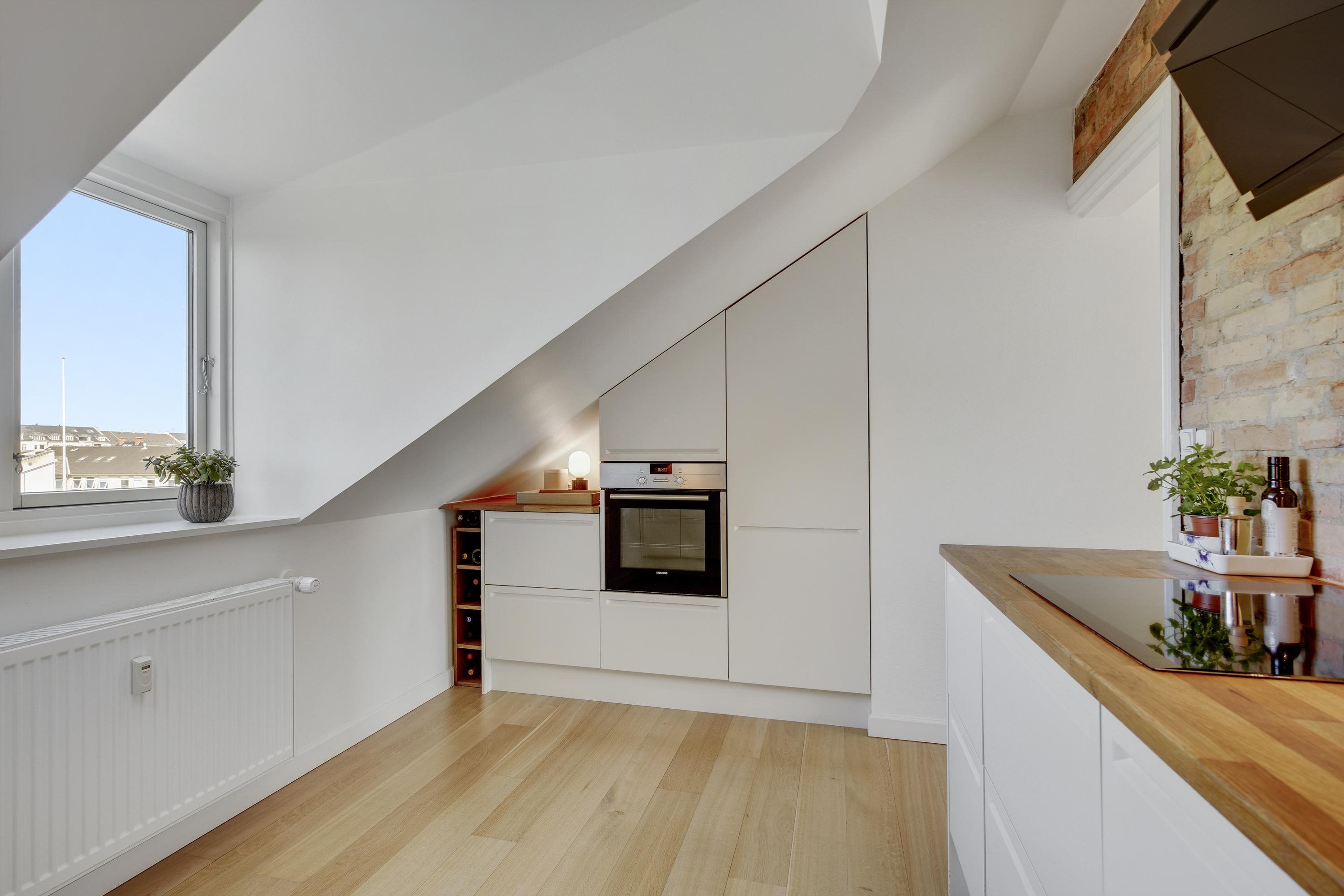 Fremhævet køkken billede i fuldskærmstilstand. Billede af Callisensvej 23, 2., 2900 Hellerup