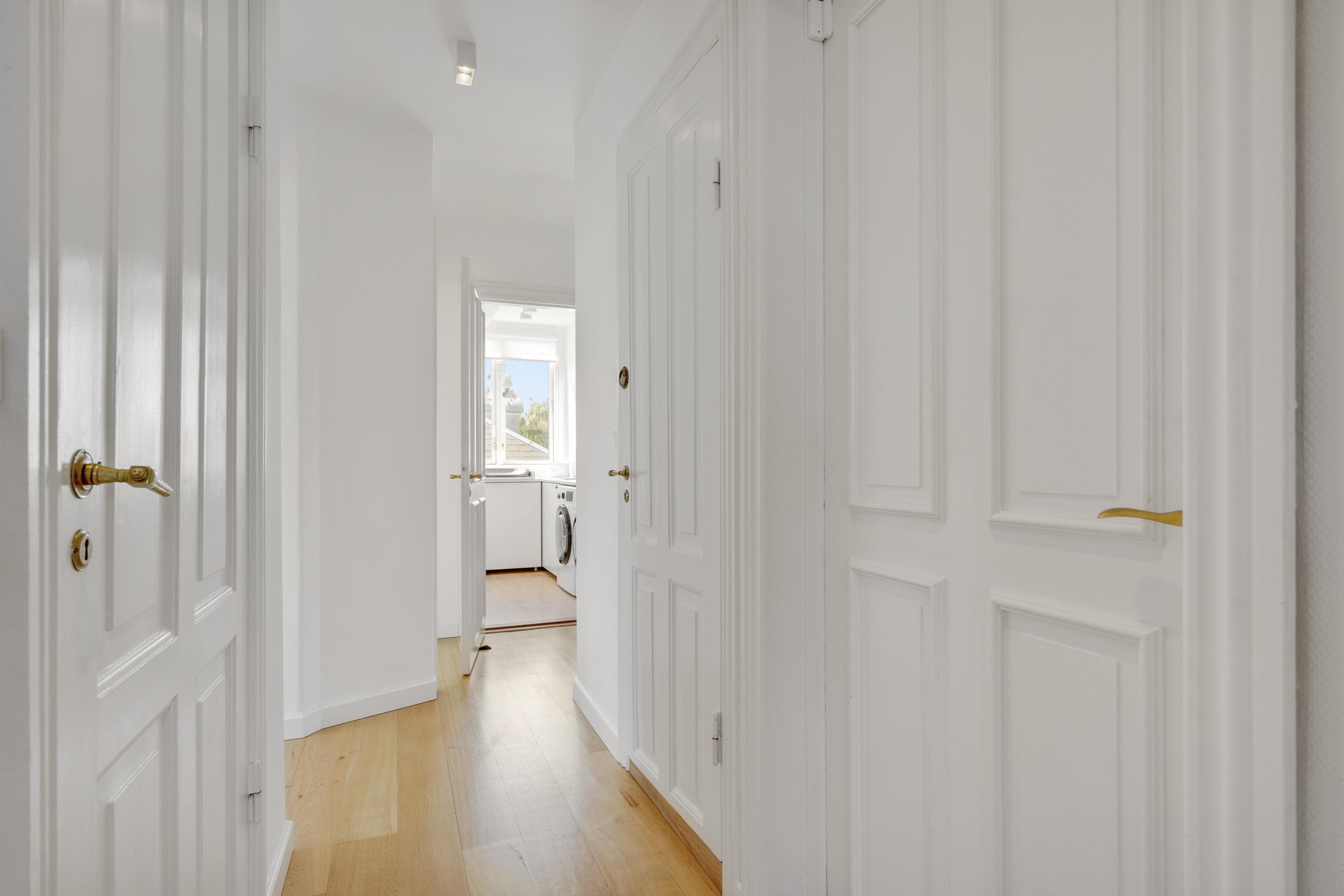 Fremhævet gang billede i fuldskærmstilstand. Billede af Callisensvej 23, 2., 2900 Hellerup