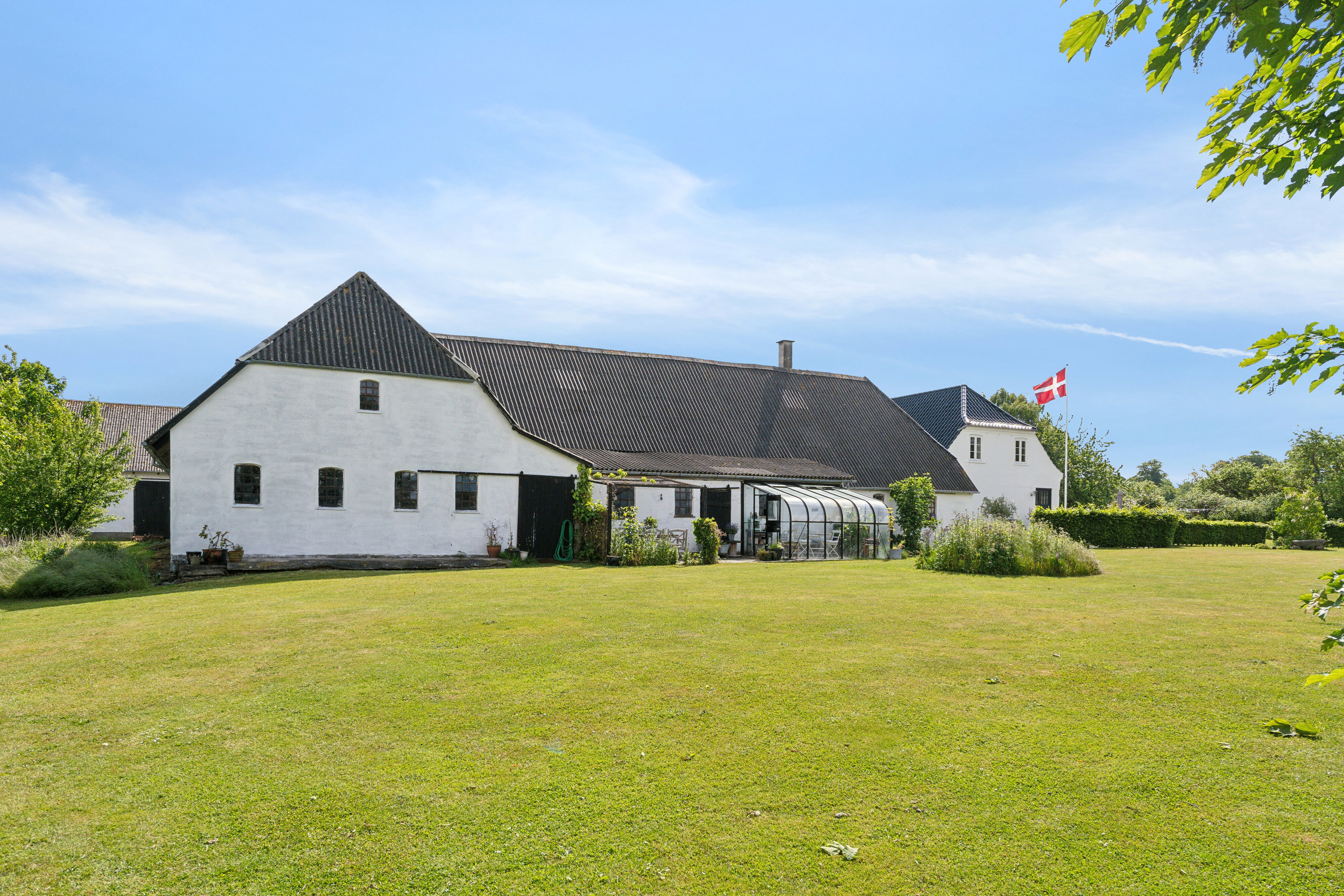 Fremhævet set fra haven billede i fuldskærmstilstand. Billede af Skerningegårdsvej 26, 5762 Vester Skerninge