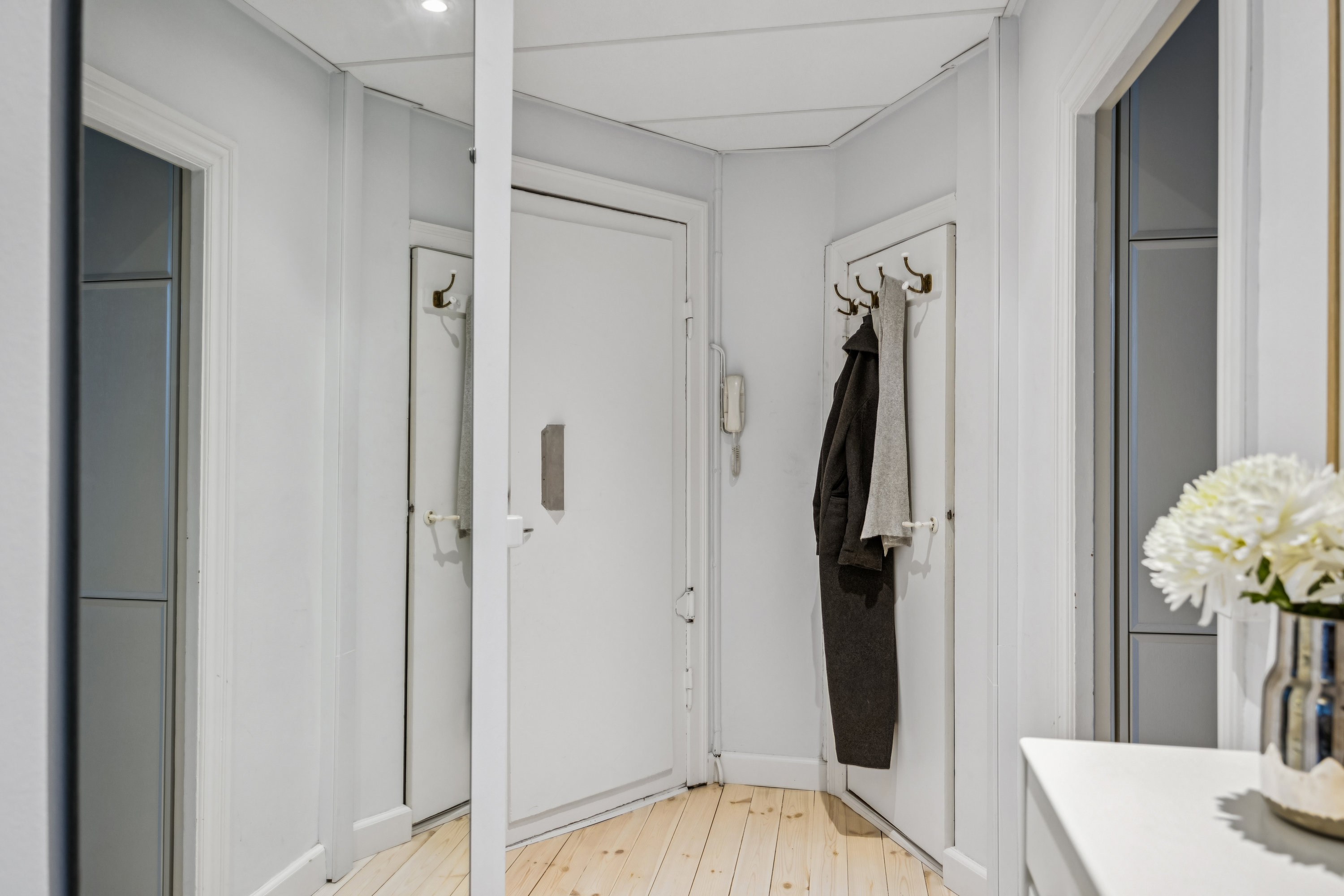 Miniaturebillede 1: værelse. Billede af Langelandsvej 51, 2. th., 2000 Frederiksberg