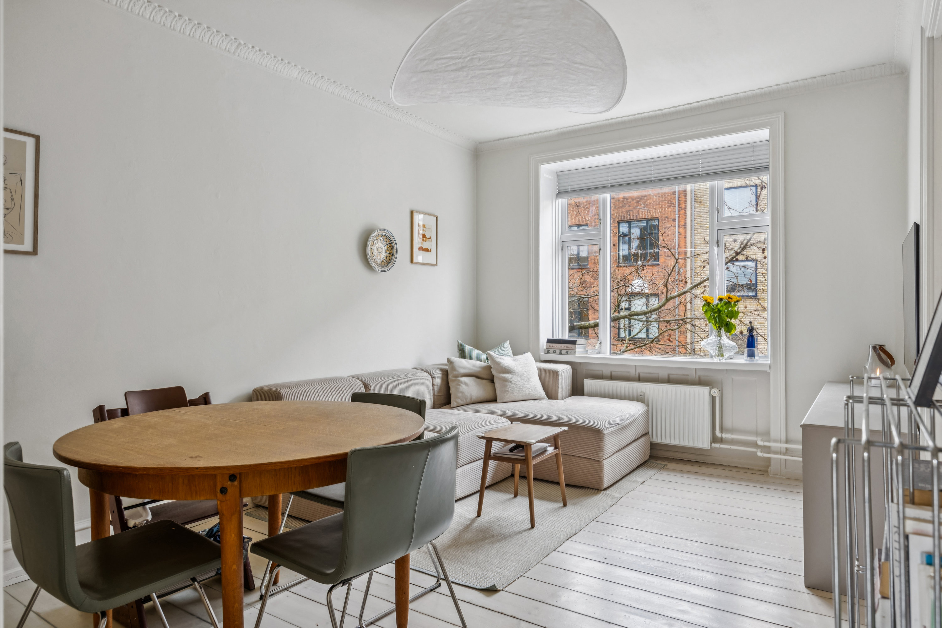 Fremhævet stue billede i fuldskærmstilstand. Billede af Langelandsvej 51, 2. th., 2000 Frederiksberg