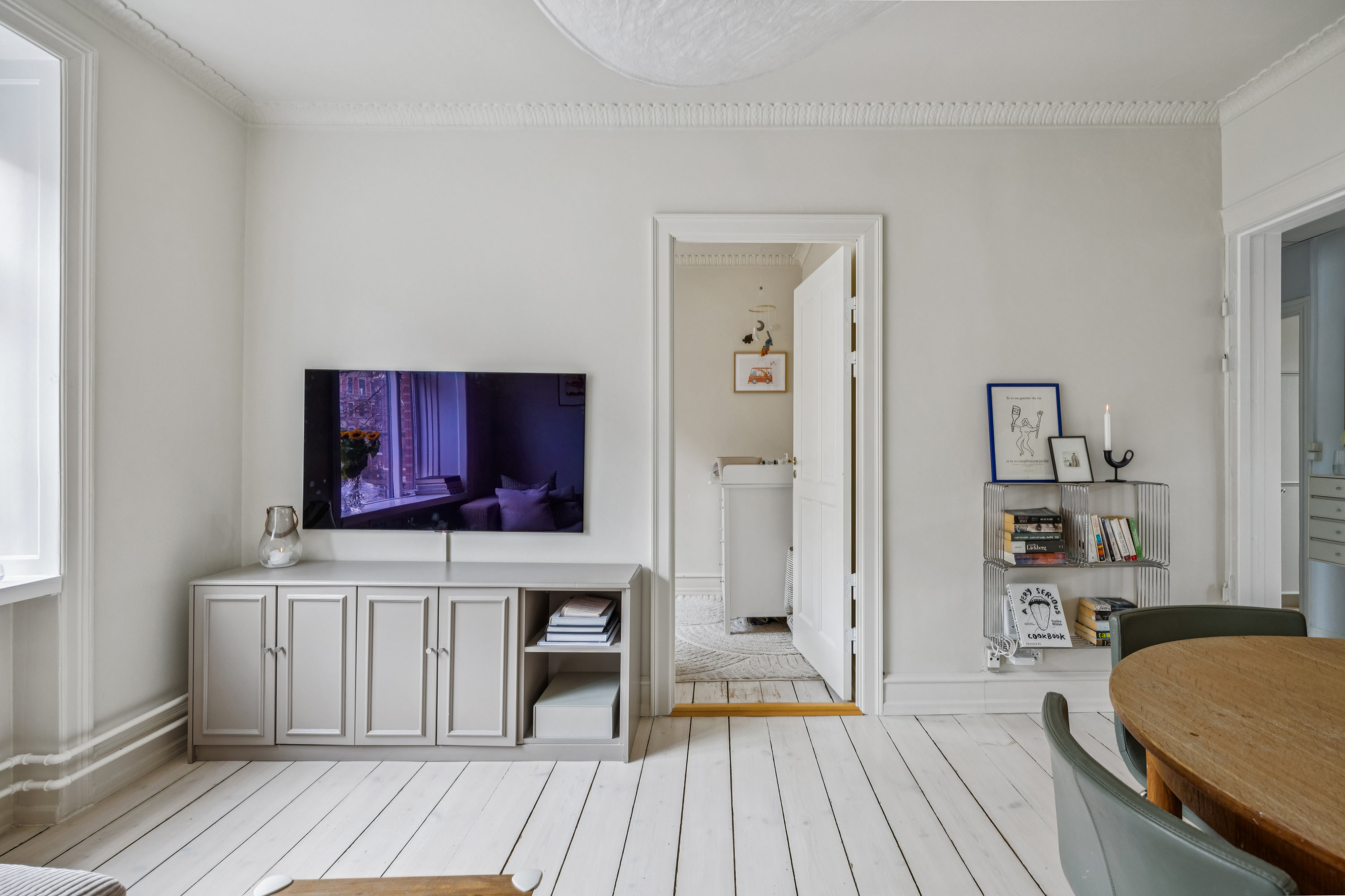 Fremhævet stue billede i fuldskærmstilstand. Billede af Langelandsvej 51, 2. th., 2000 Frederiksberg