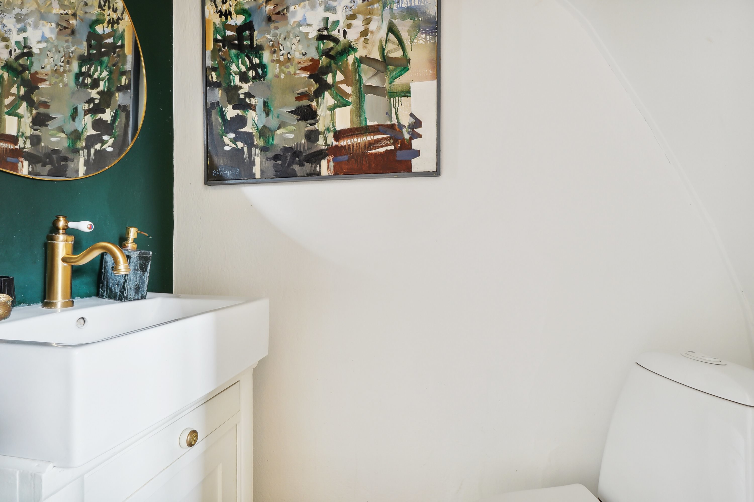 Fremhævet toilet billede i fuldskærmstilstand. Billede af Gammel Løkkensvej 8, 9800 Hjørring