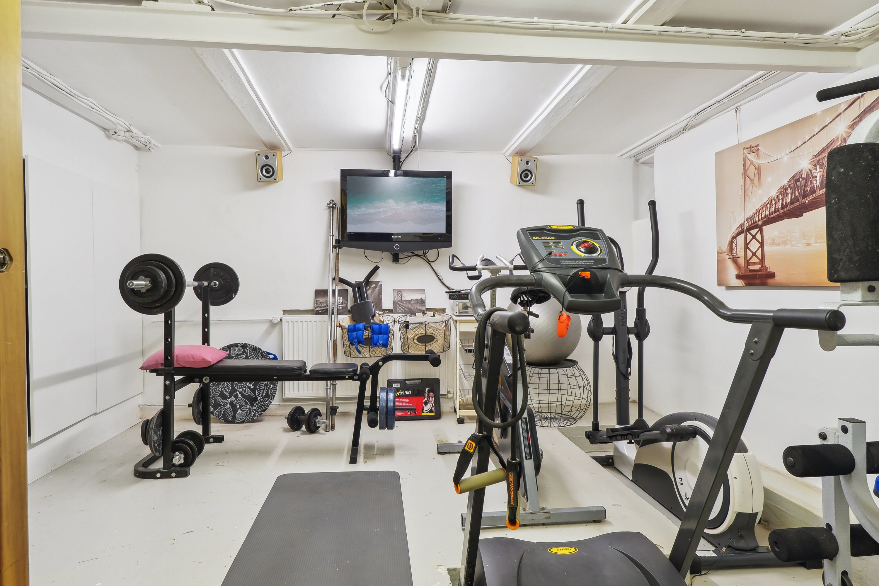 Fremhævet fitnessrum billede i fuldskærmstilstand. Billede af Gammel Løkkensvej 8, 9800 Hjørring