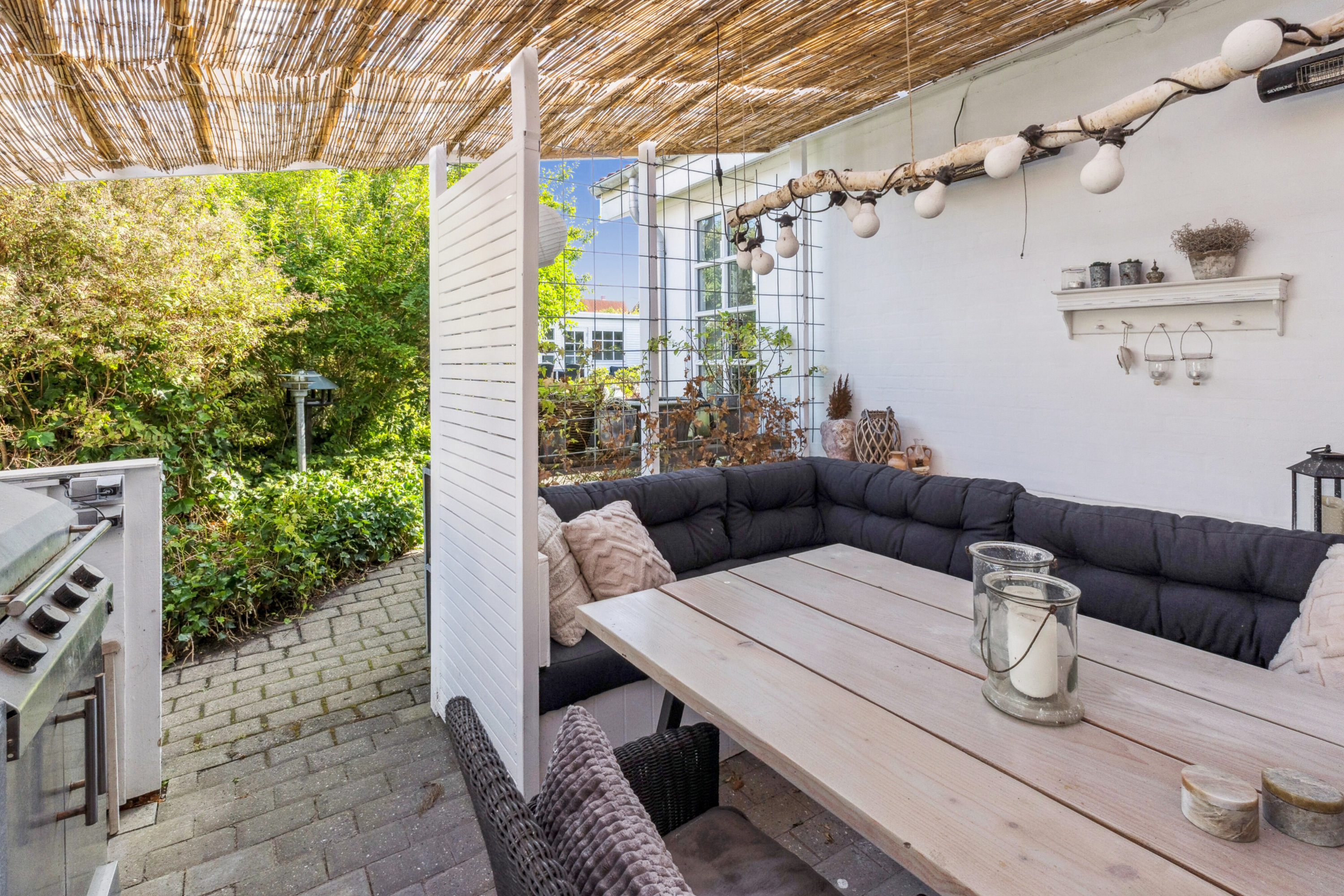 Fremhævet overdækket terrasse billede i fuldskærmstilstand. Billede af Gammel Løkkensvej 8, 9800 Hjørring