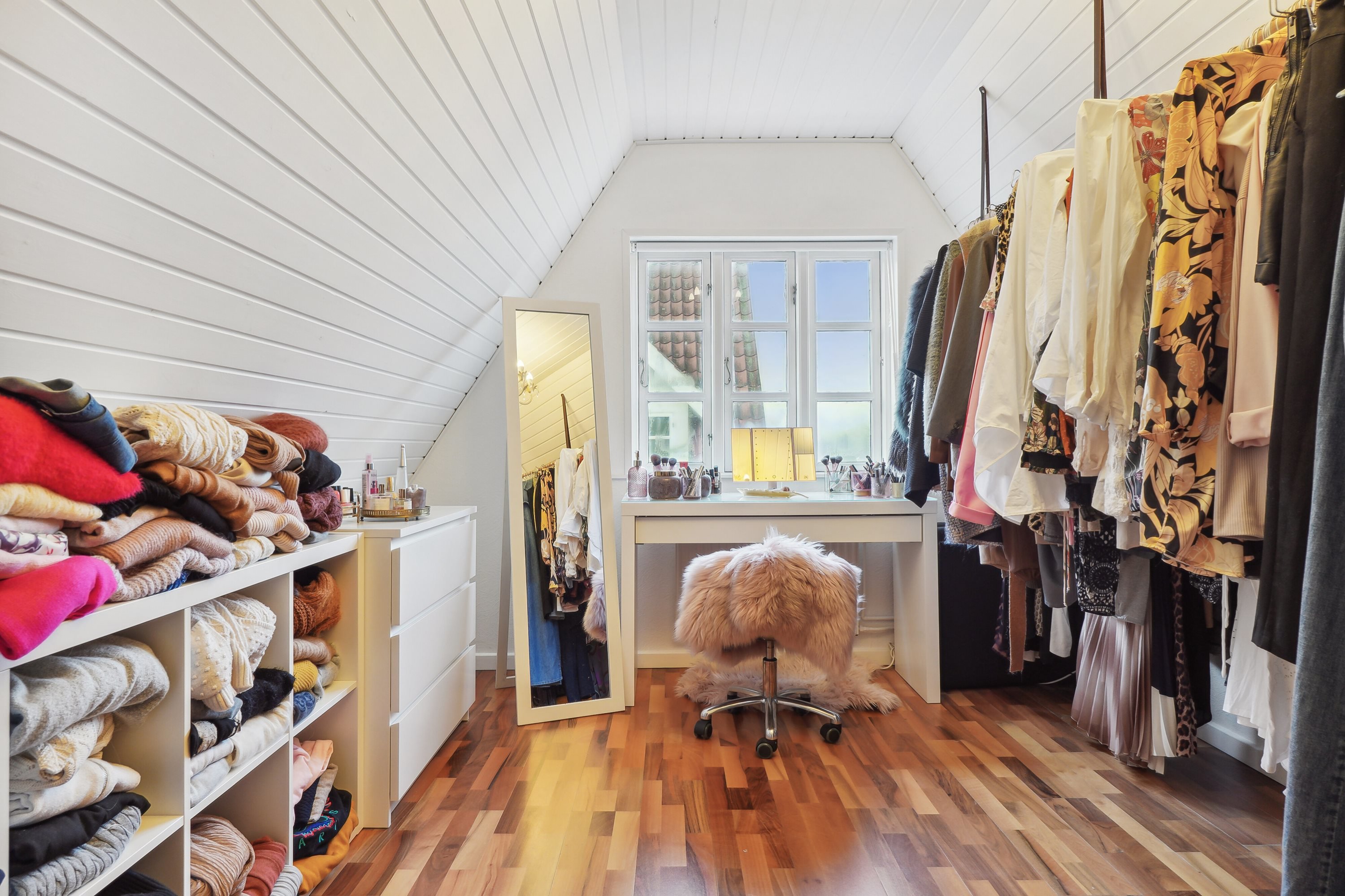 Fremhævet værelse billede i fuldskærmstilstand. Billede af Gammel Løkkensvej 8, 9800 Hjørring