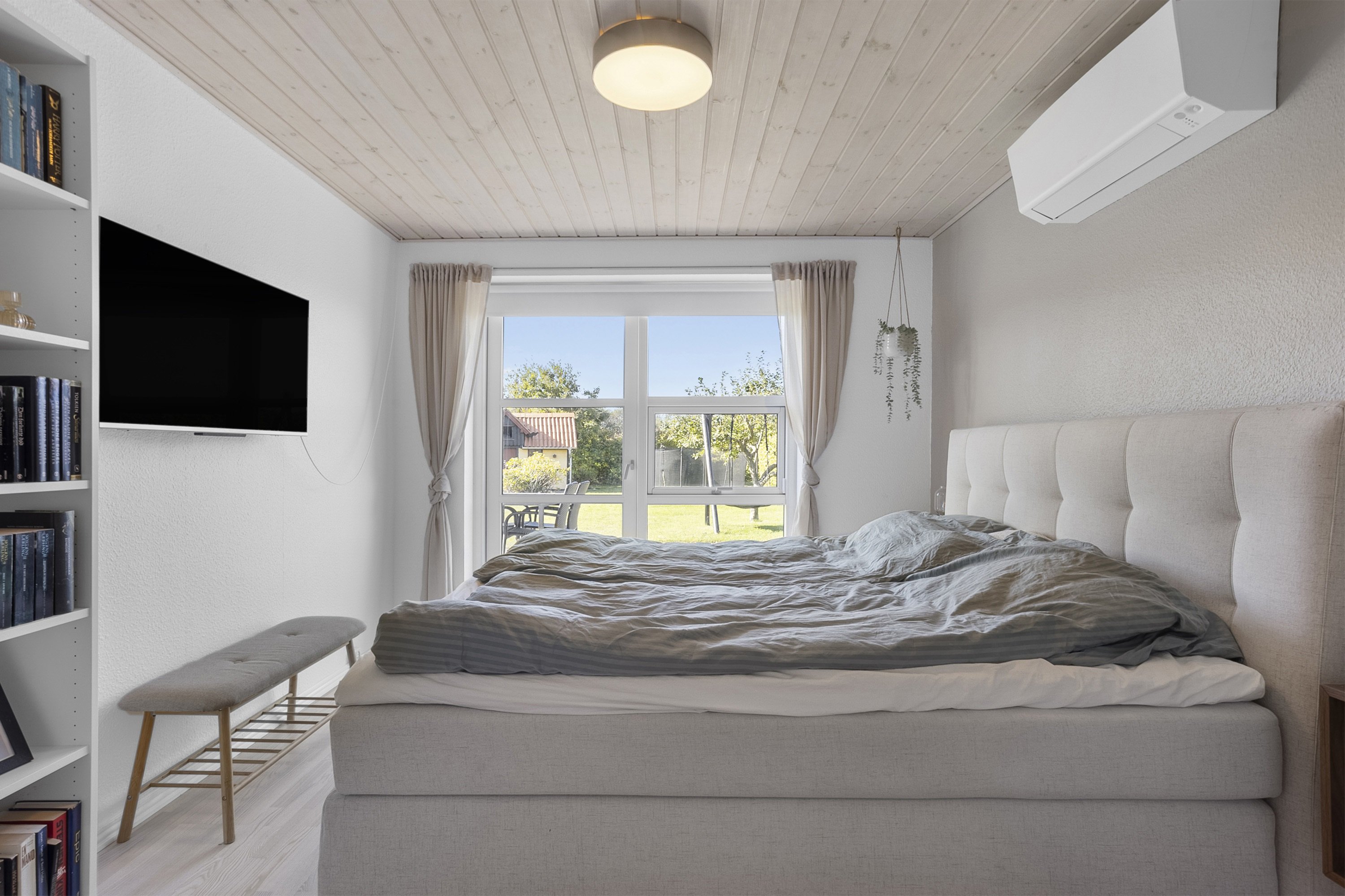 Fremhævet soveværelse billede i fuldskærmstilstand. Billede af Engvej 9, 9800 Hjørring